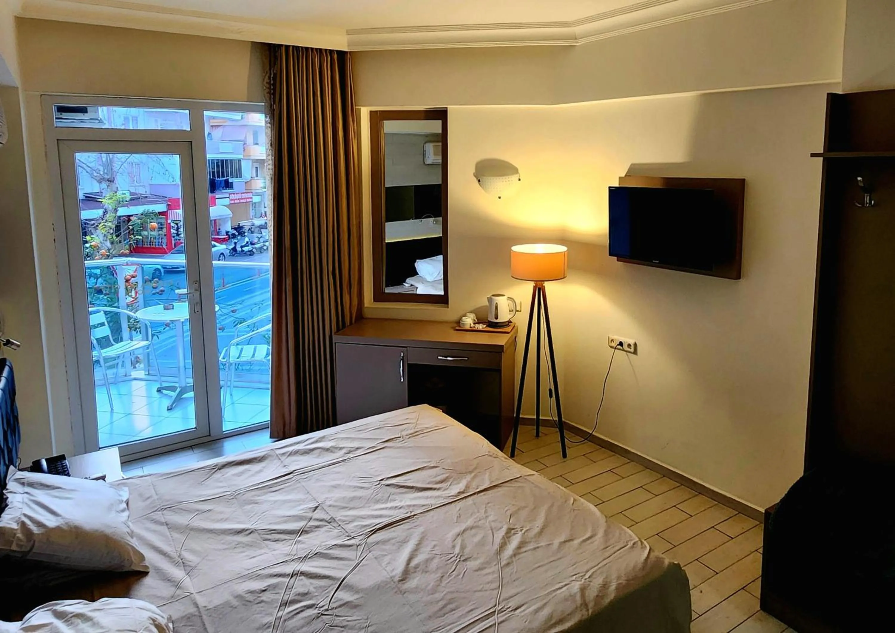 View (from property/room), Bed in Cleopatra City Hotel Alanya