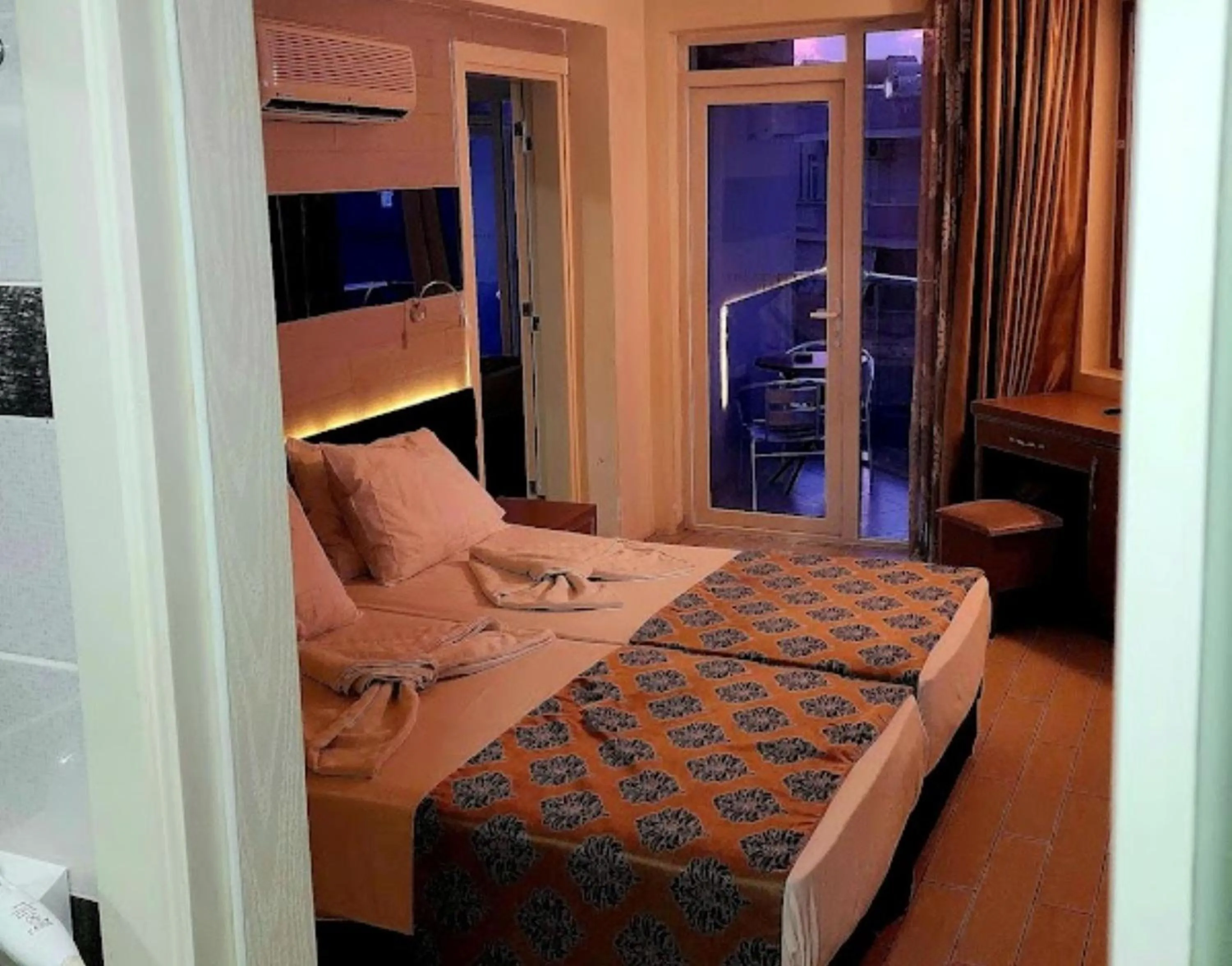 Balcony/Terrace, Bed in Cleopatra City Hotel Alanya