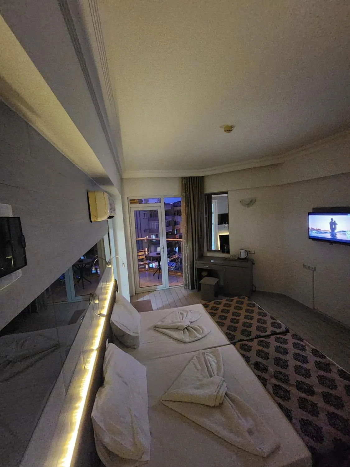 TV and multimedia, Bed in Cleopatra City Hotel Alanya
