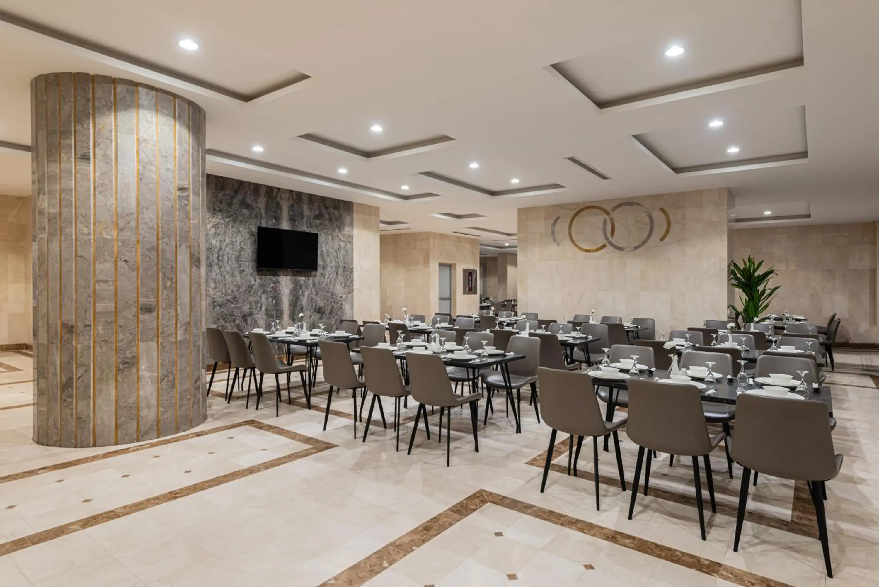 Restaurant/places to eat in Best Western Ajyad Makkah Restaurant/places to eat in Best Western Ajyad Makkah