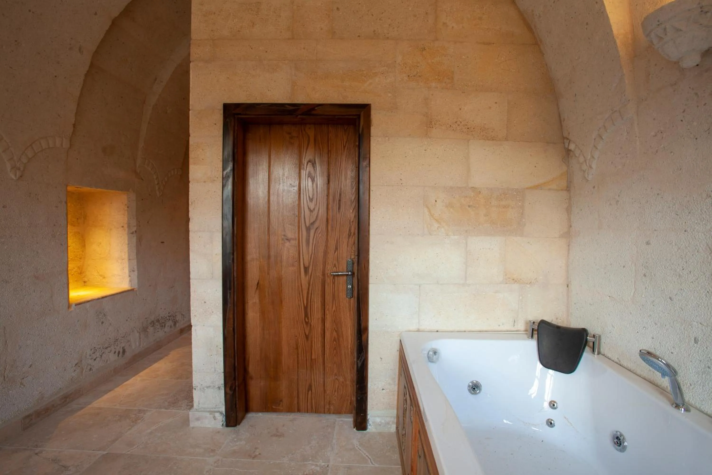 Bathroom in Narcissos Cave