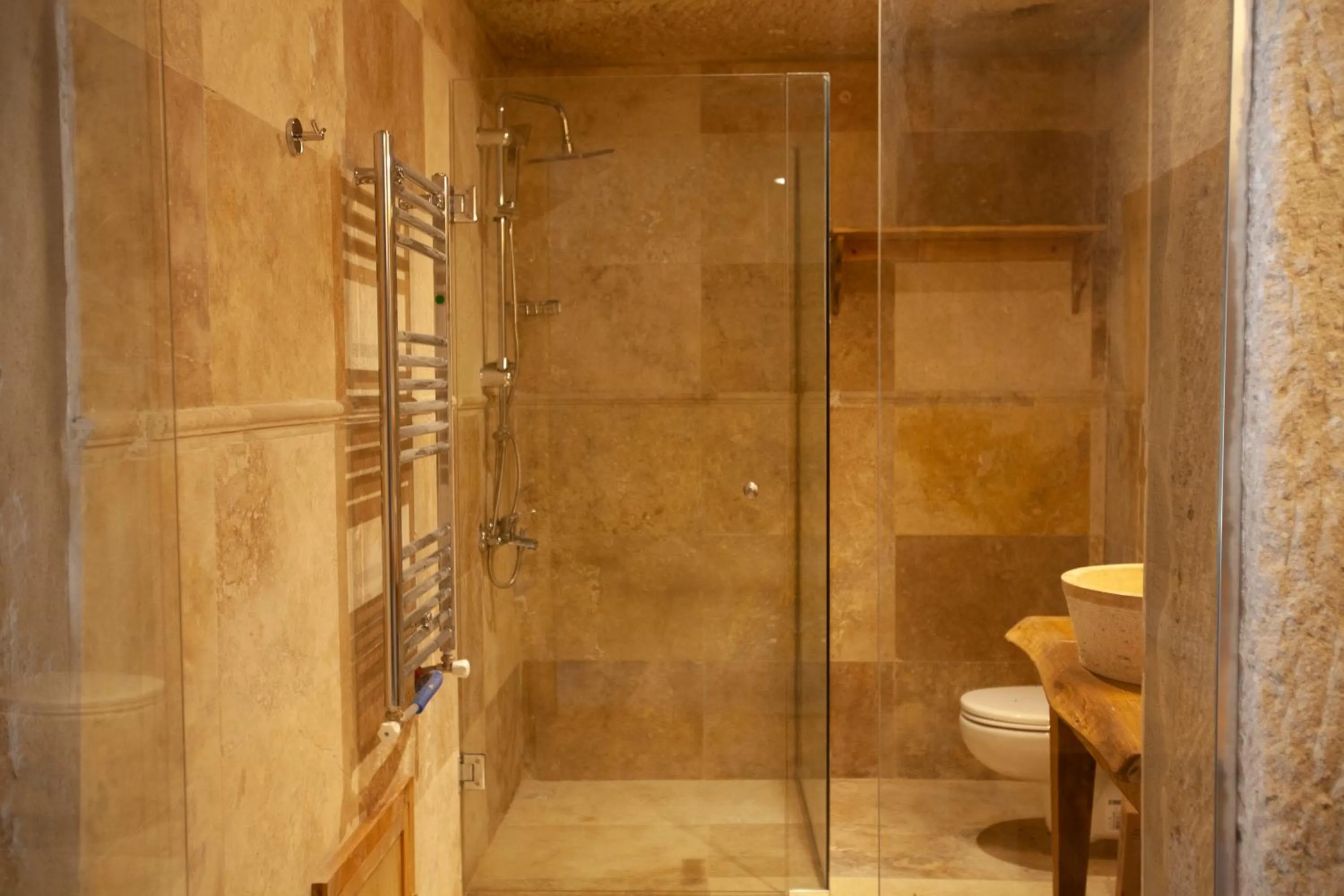 Bathroom in Narcissos Cave