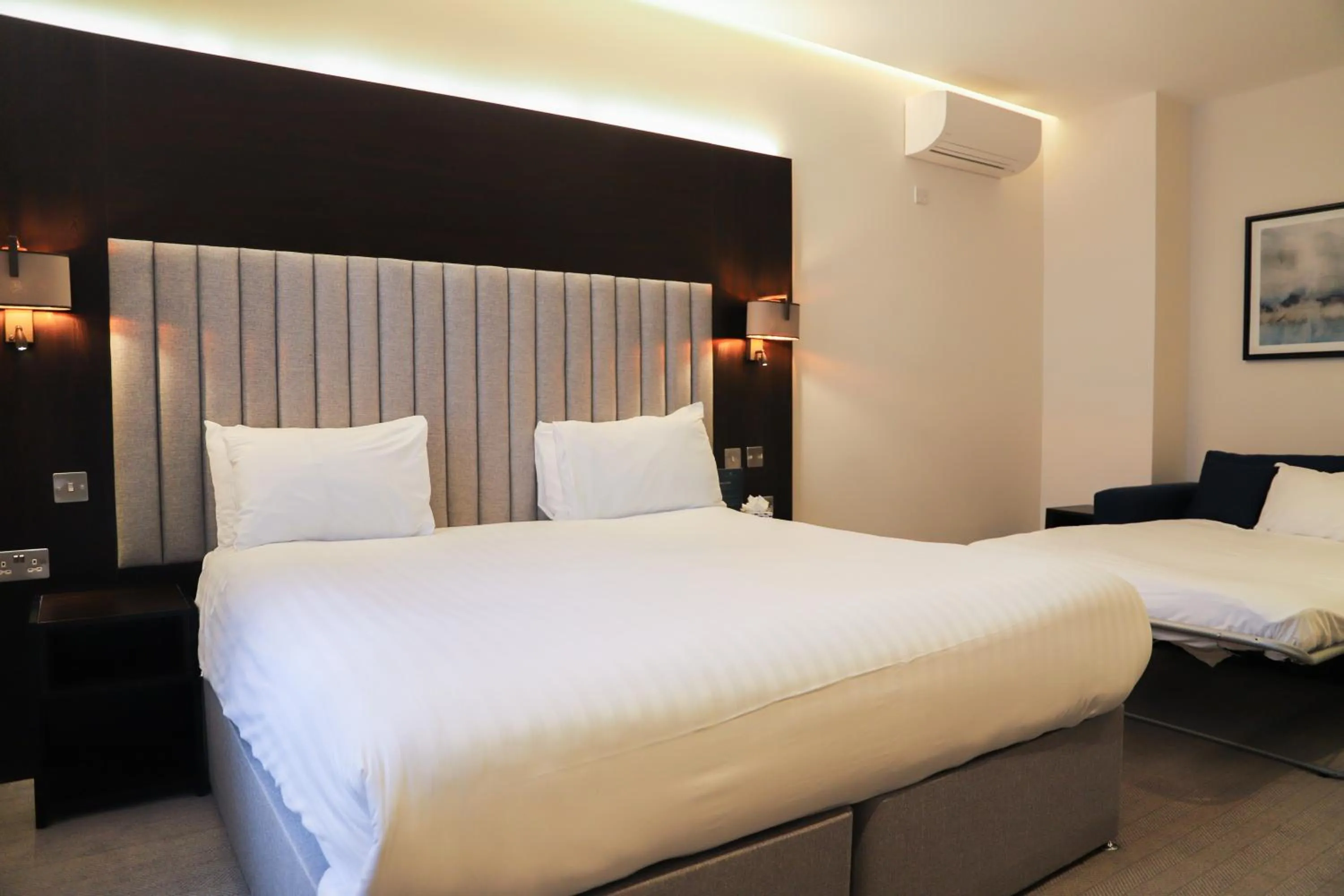 Bedroom, Bed in Rove Hotel London Paddington