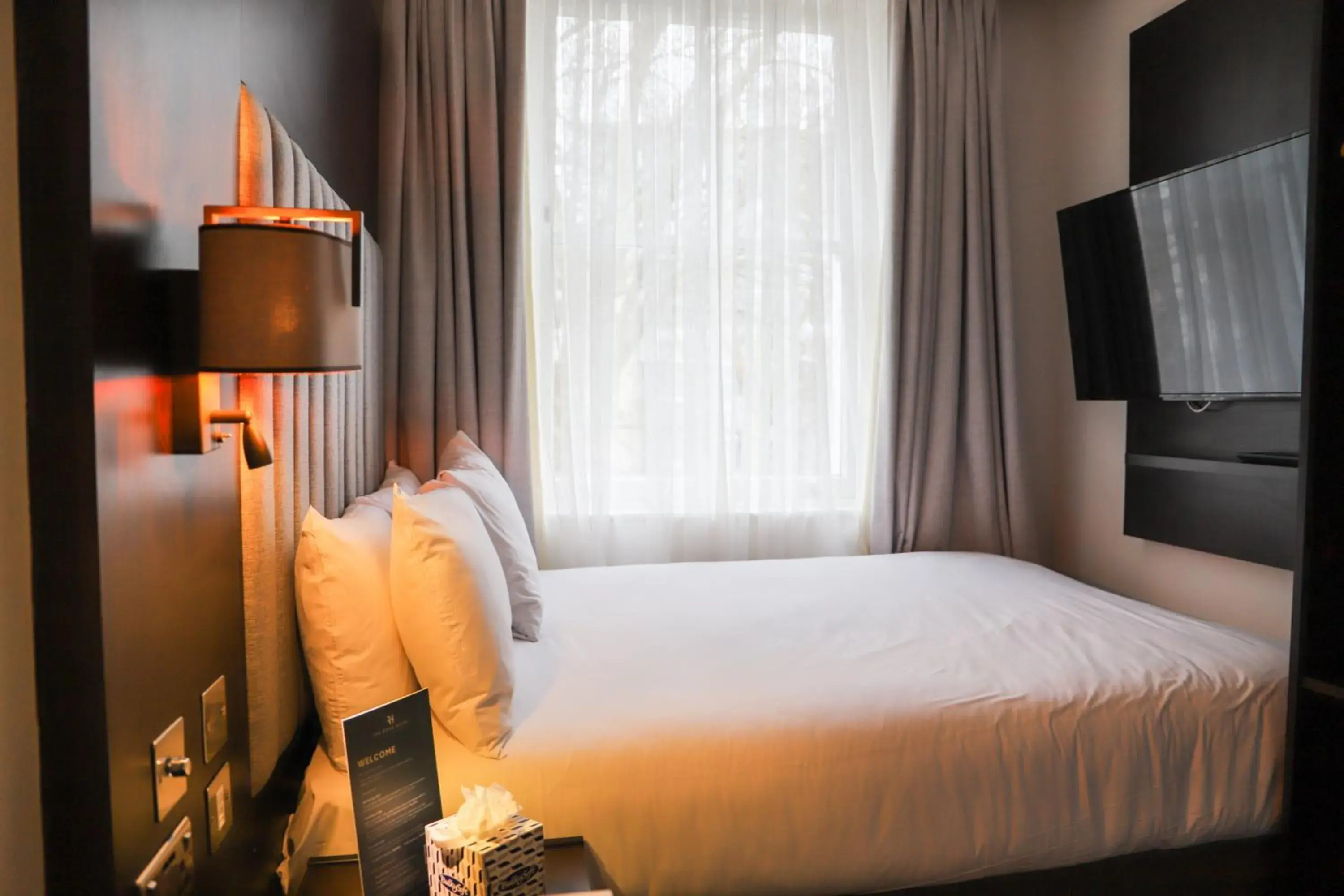 Small Double Room in Rove Hotel London Paddington Small Double Room in Rove Hotel London Paddington