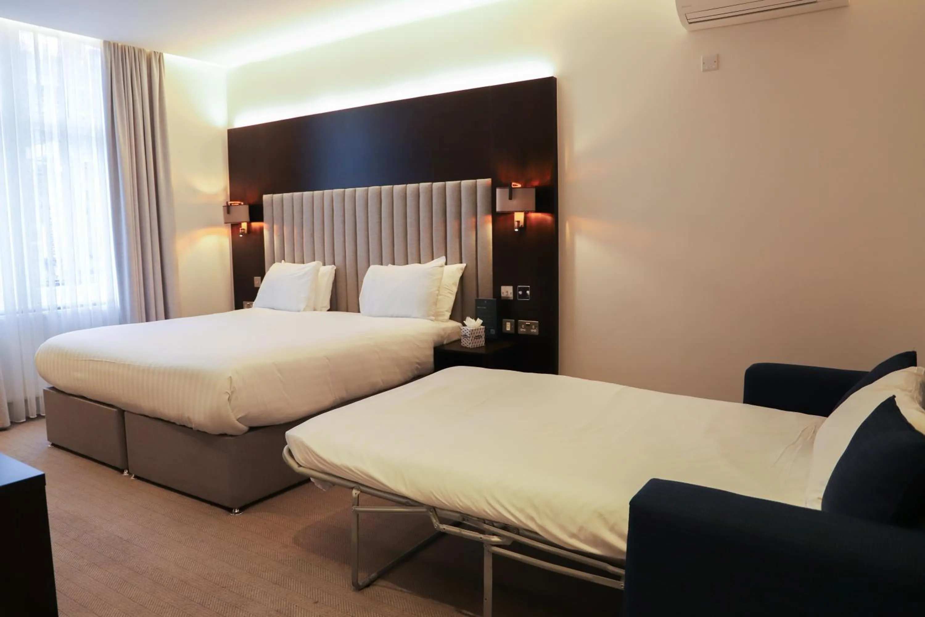 Bedroom, Bed in Rove Hotel London Paddington