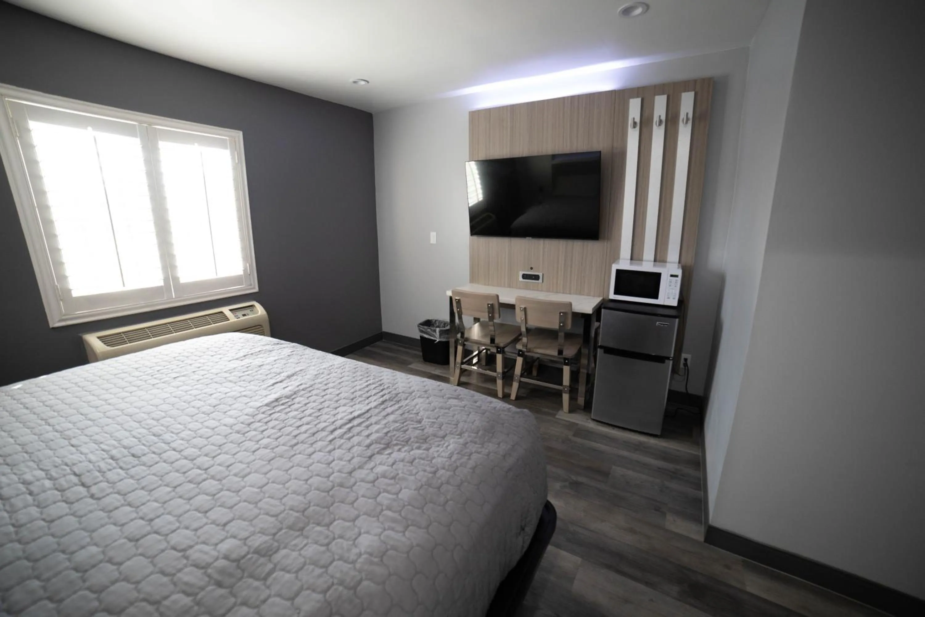 Bedroom, Bed in Palms Motel