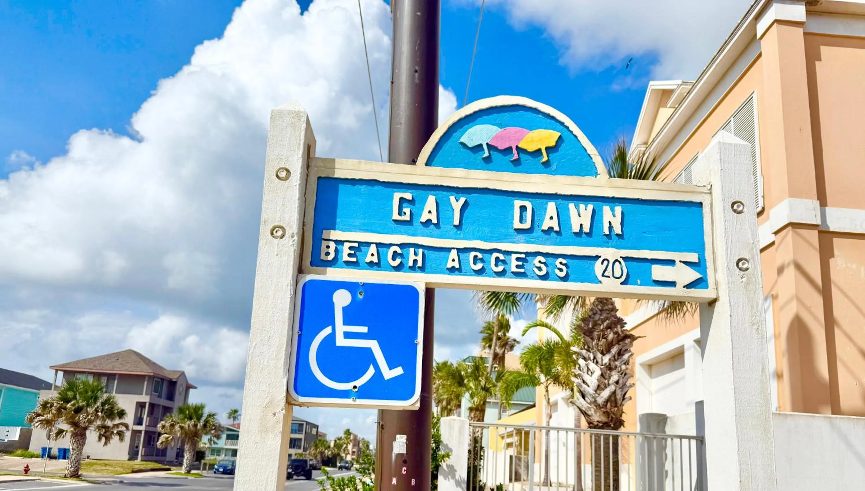 SPI Beach Condo - Just a block away to Paradise