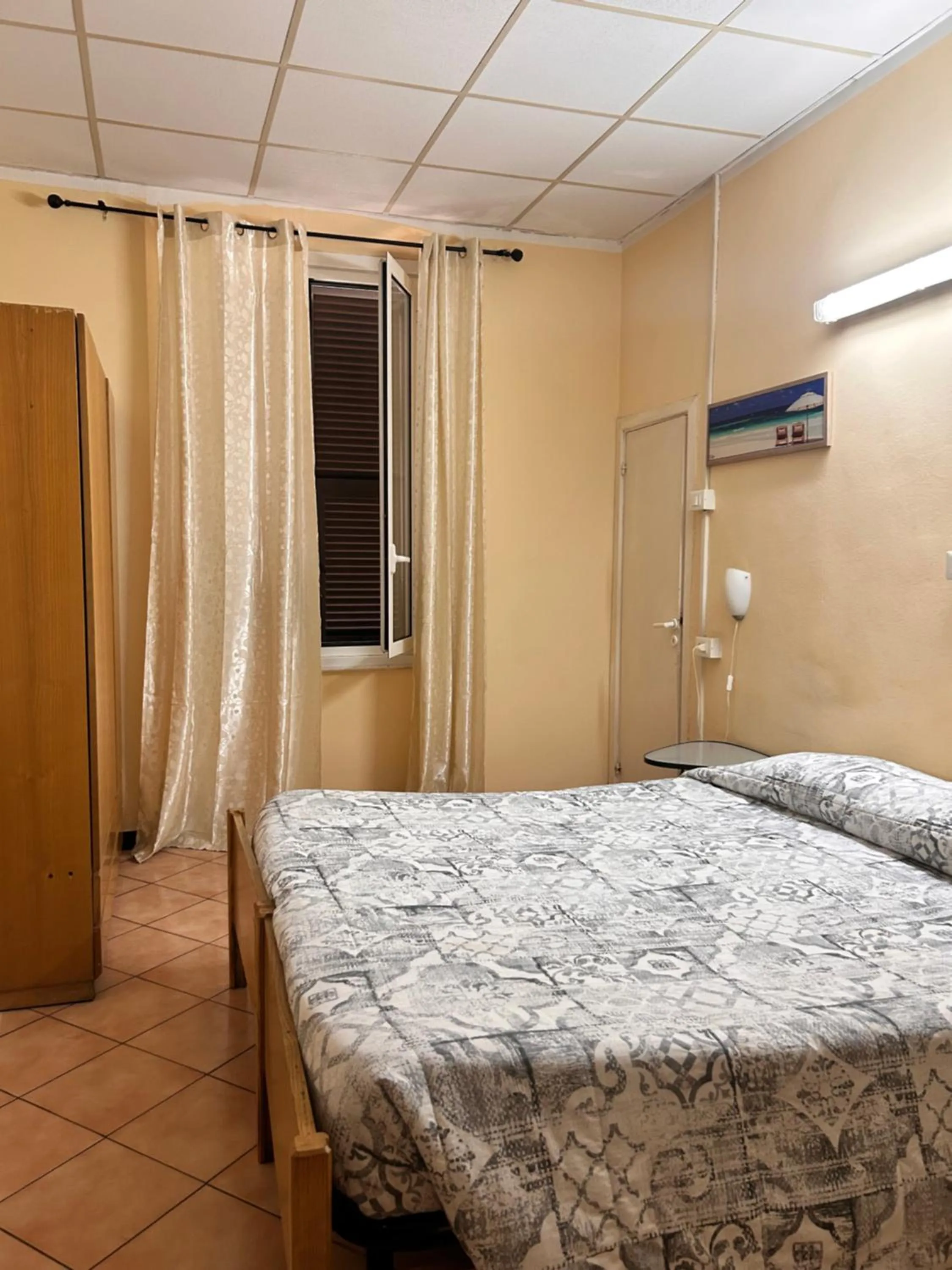 Bedroom, Bed in Albergo fiorita