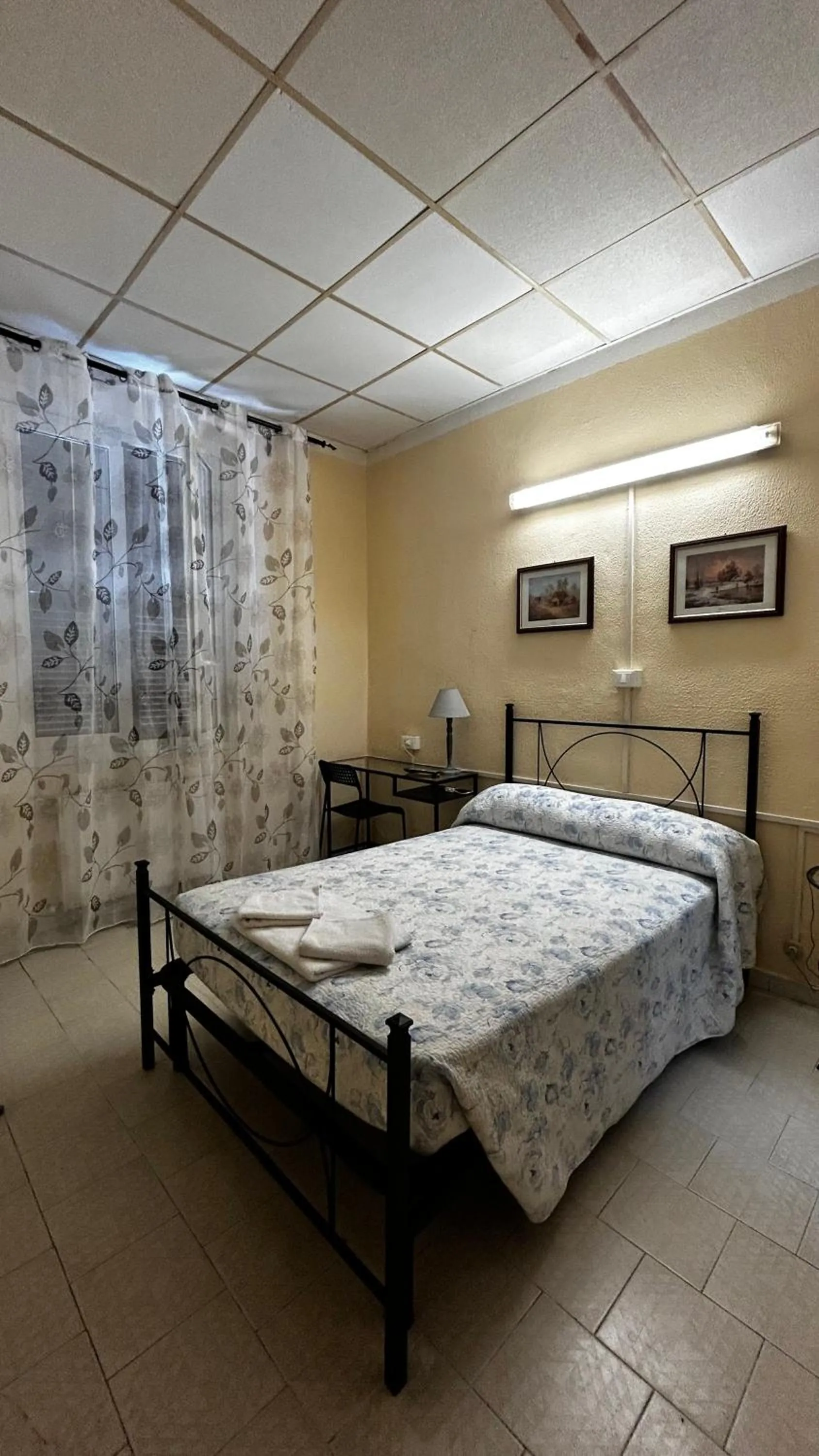 Bedroom, Bed in Albergo fiorita