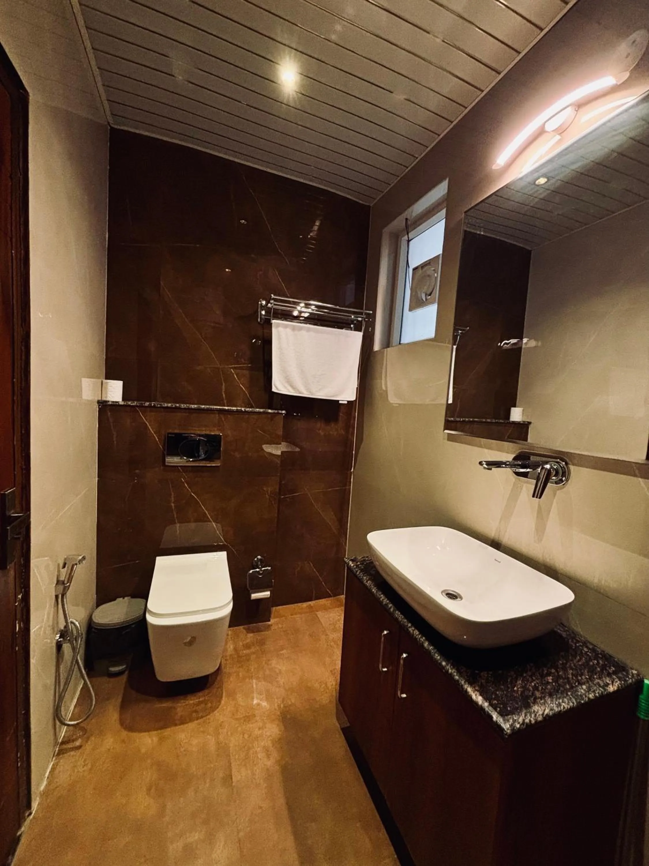 Toilet in Vyom Boutique Hotel Rishikesh