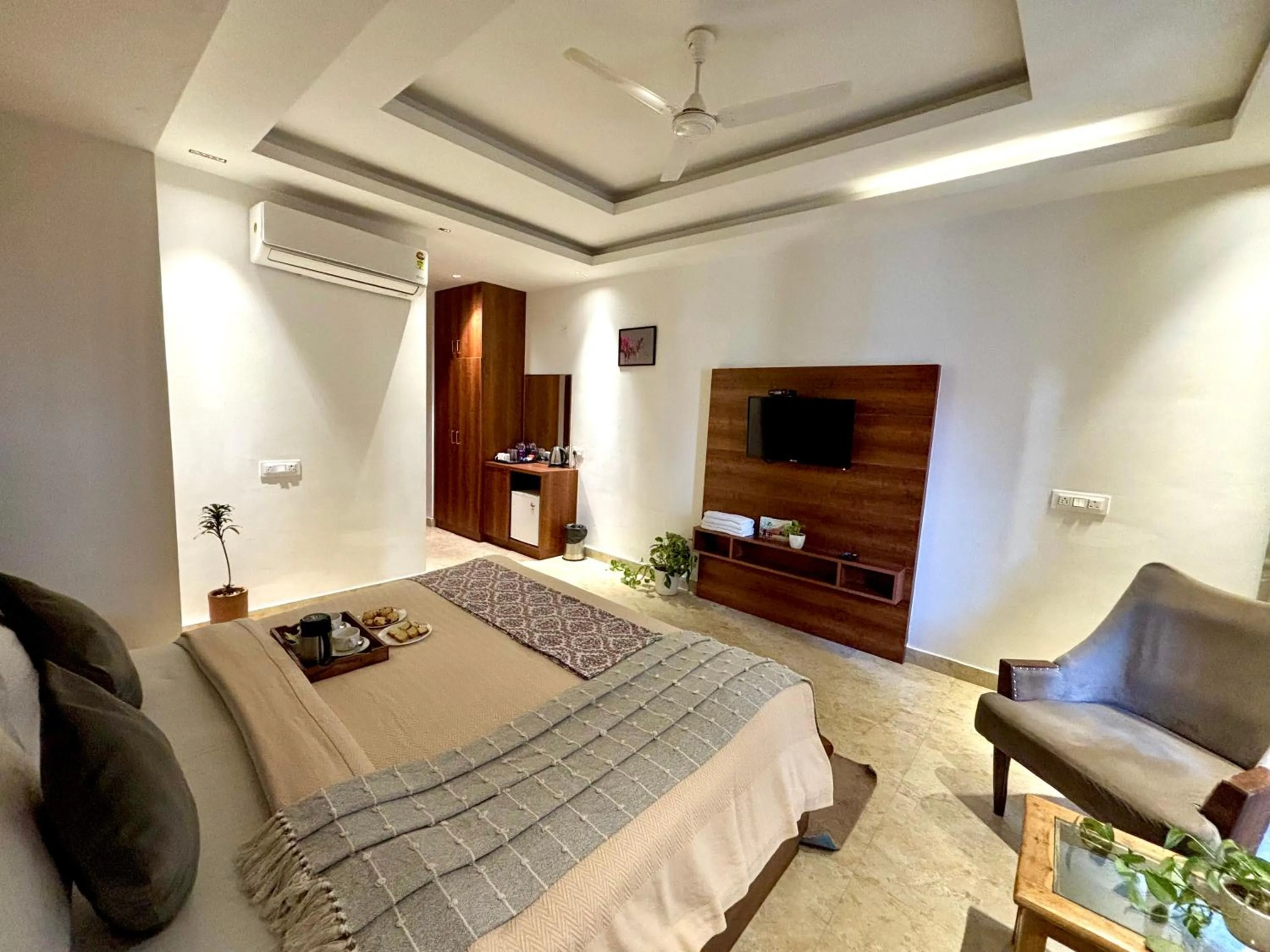 Photo of the whole room, Bed in Vyom Boutique Hotel Rishikesh