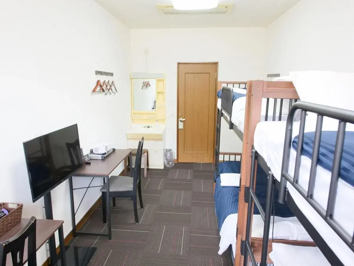 bunk bed, Bed in TABIHAKU STAY 香住 bunk bed, Bed in TABIHAKU STAY 香住