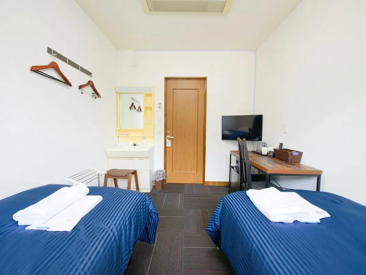 Photo of the whole room, Bed in TABIHAKU STAY 香住 Photo of the whole room, Bed in TABIHAKU STAY 香住