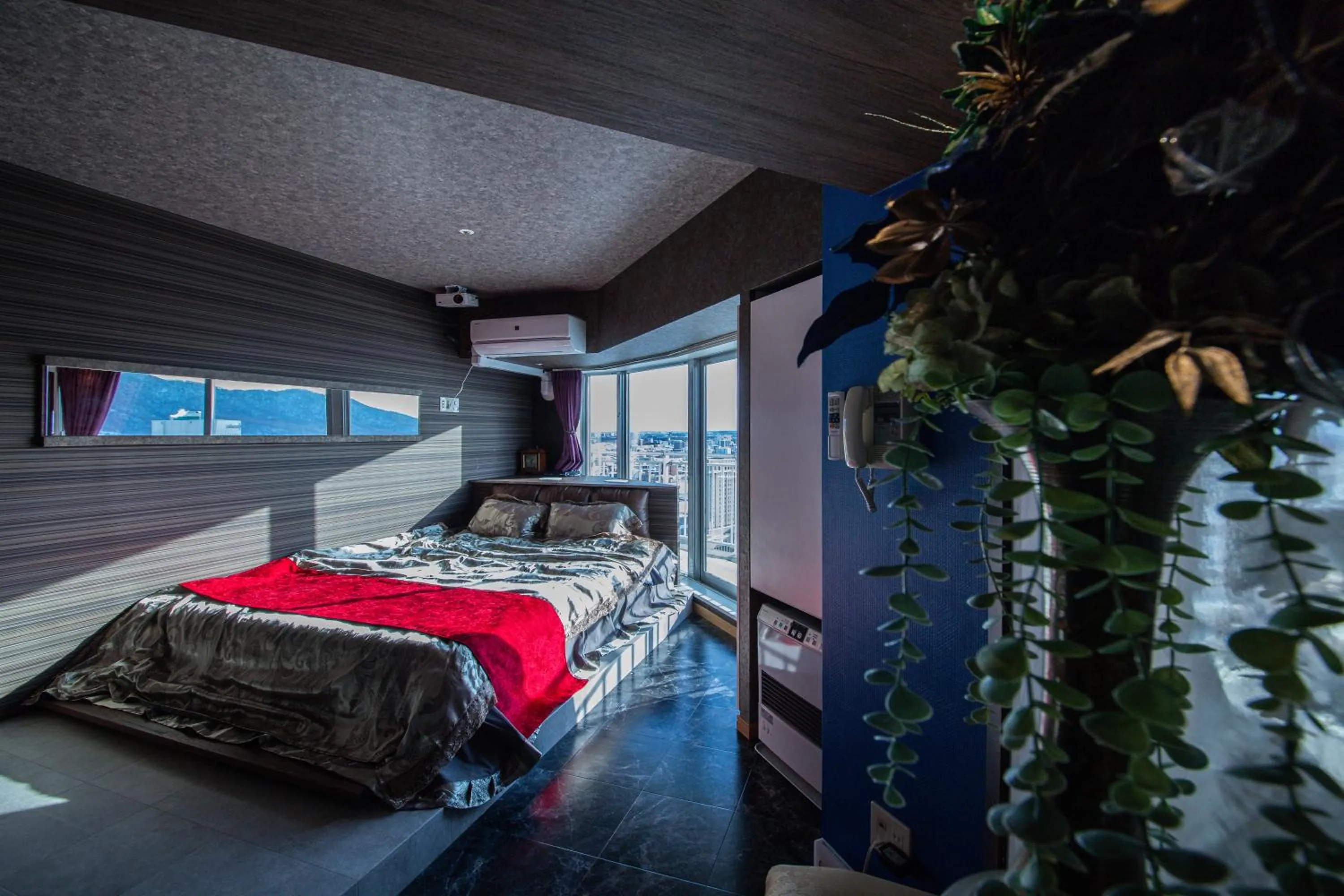 Bed in Meteor Shower