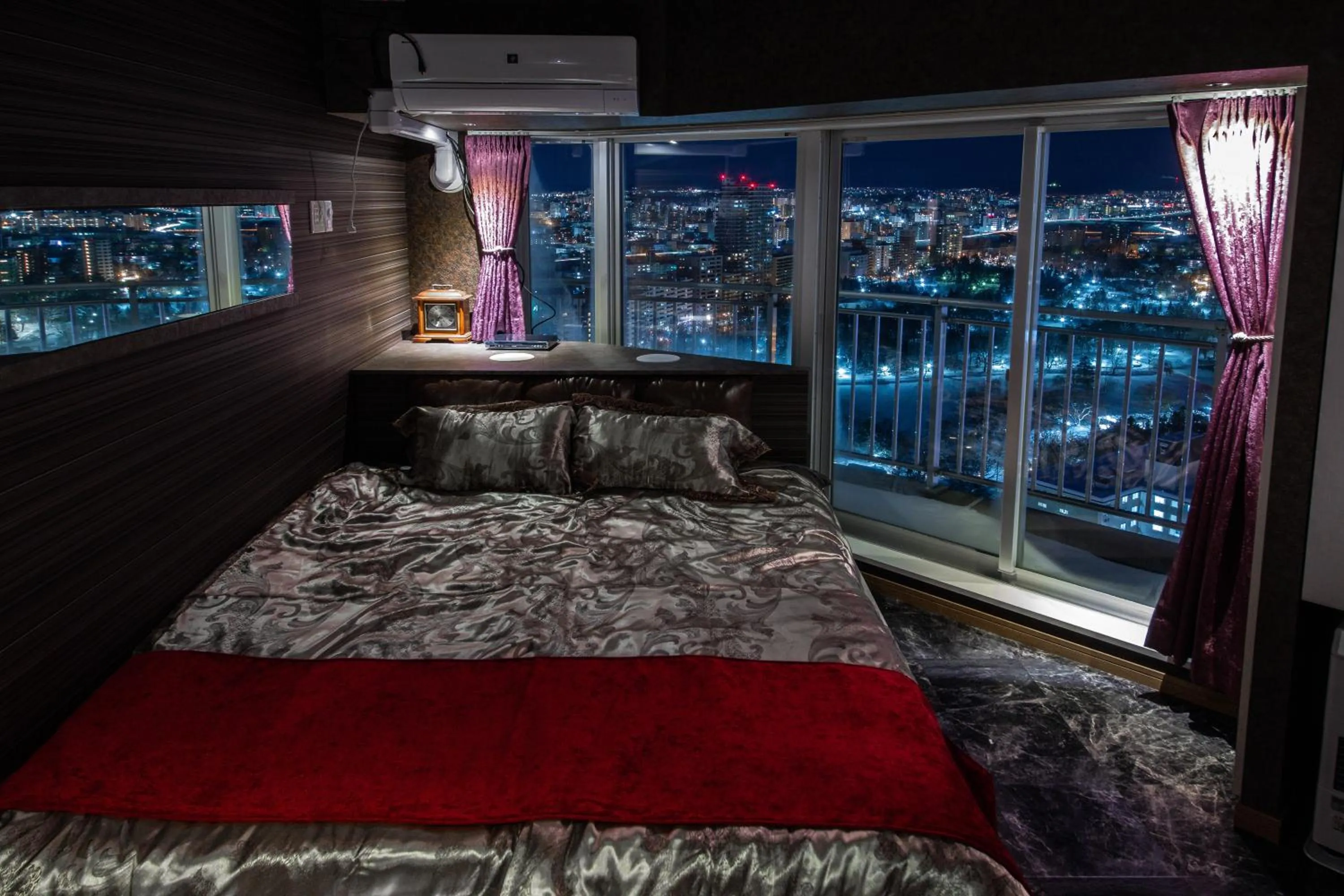 Bed in Meteor Shower