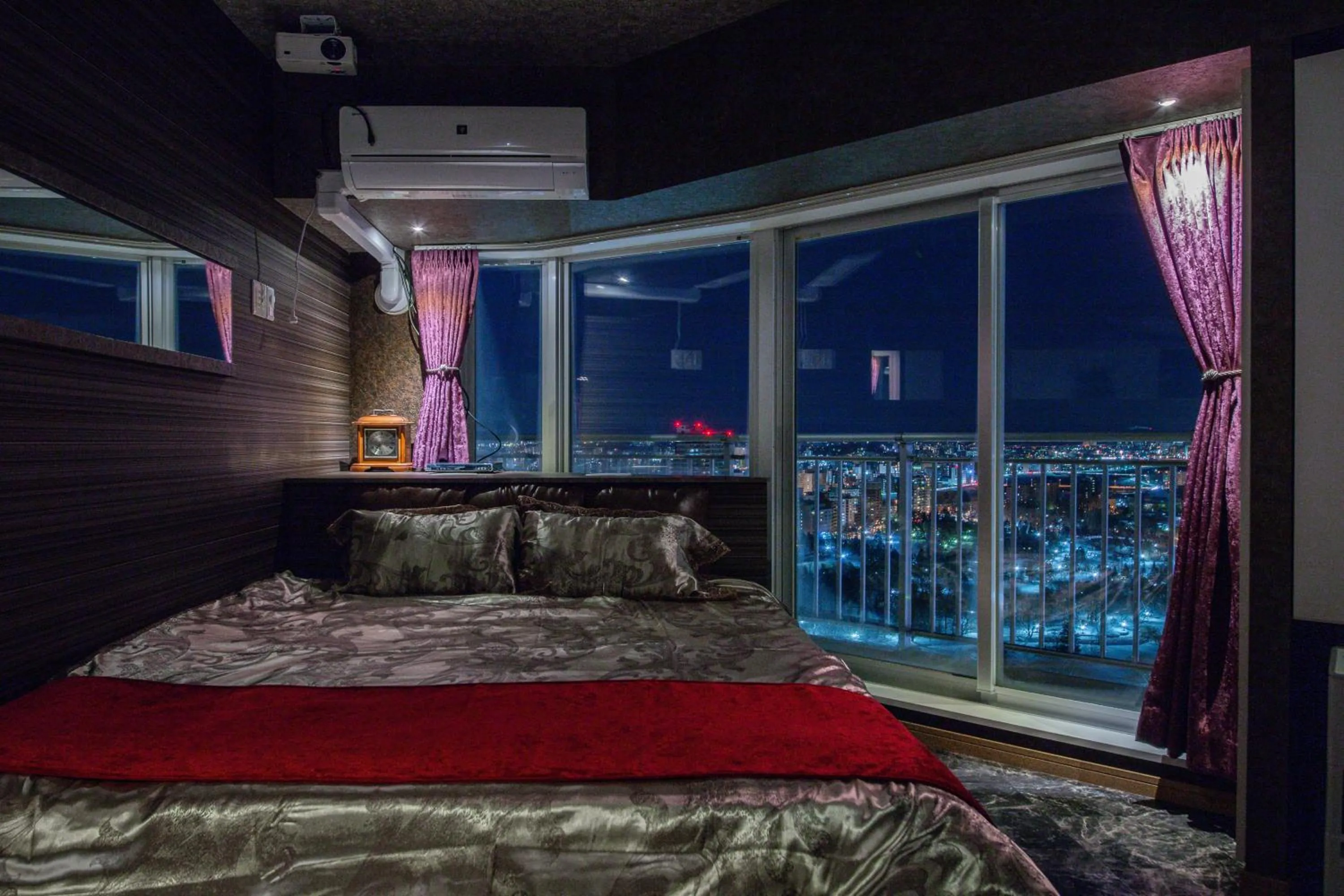 Bed in Meteor Shower