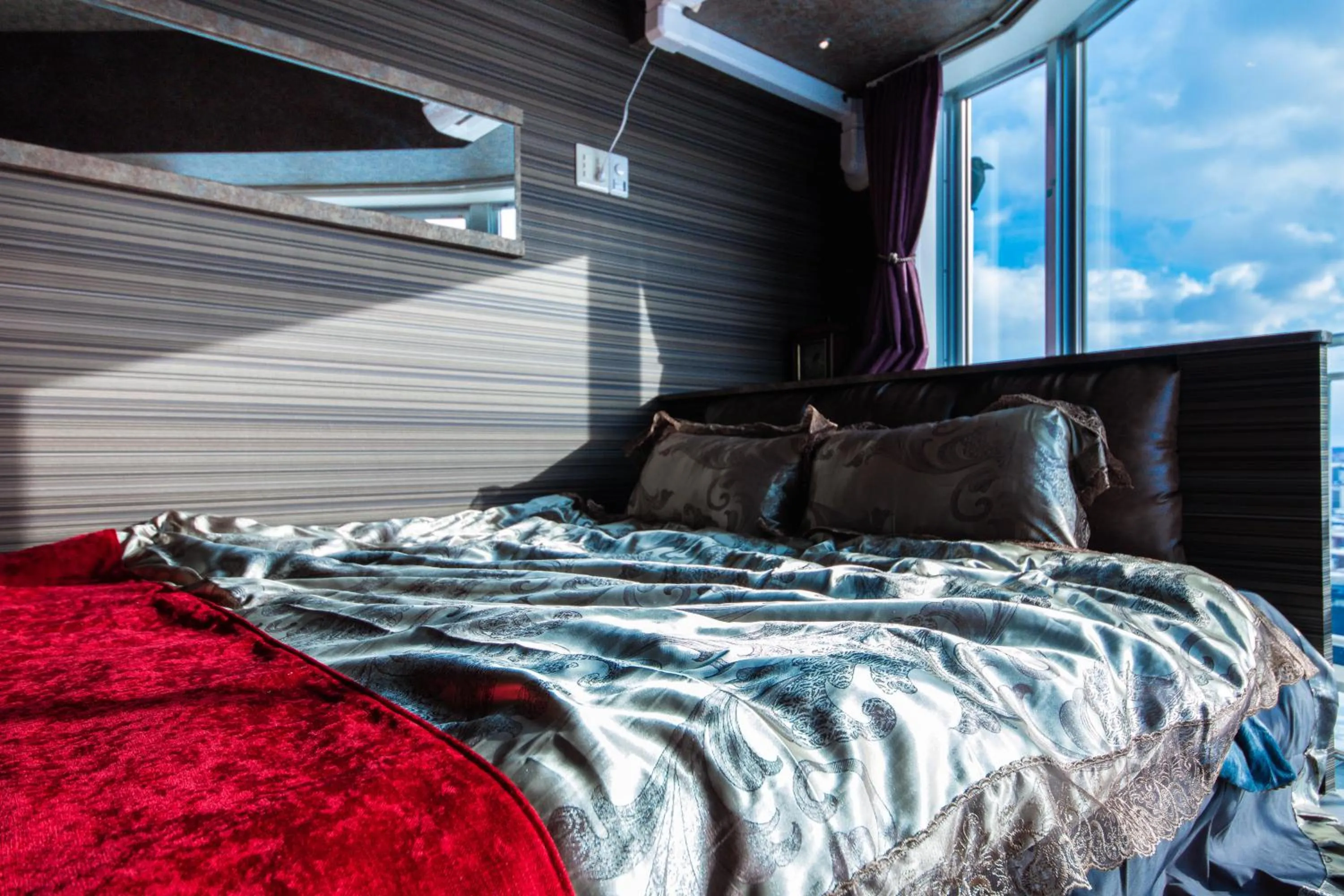 Bed in Meteor Shower