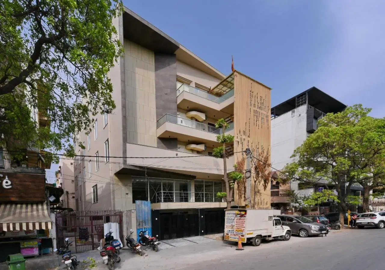 Facade/entrance in FabHotel Pitampura Facade/entrance in FabHotel Pitampura