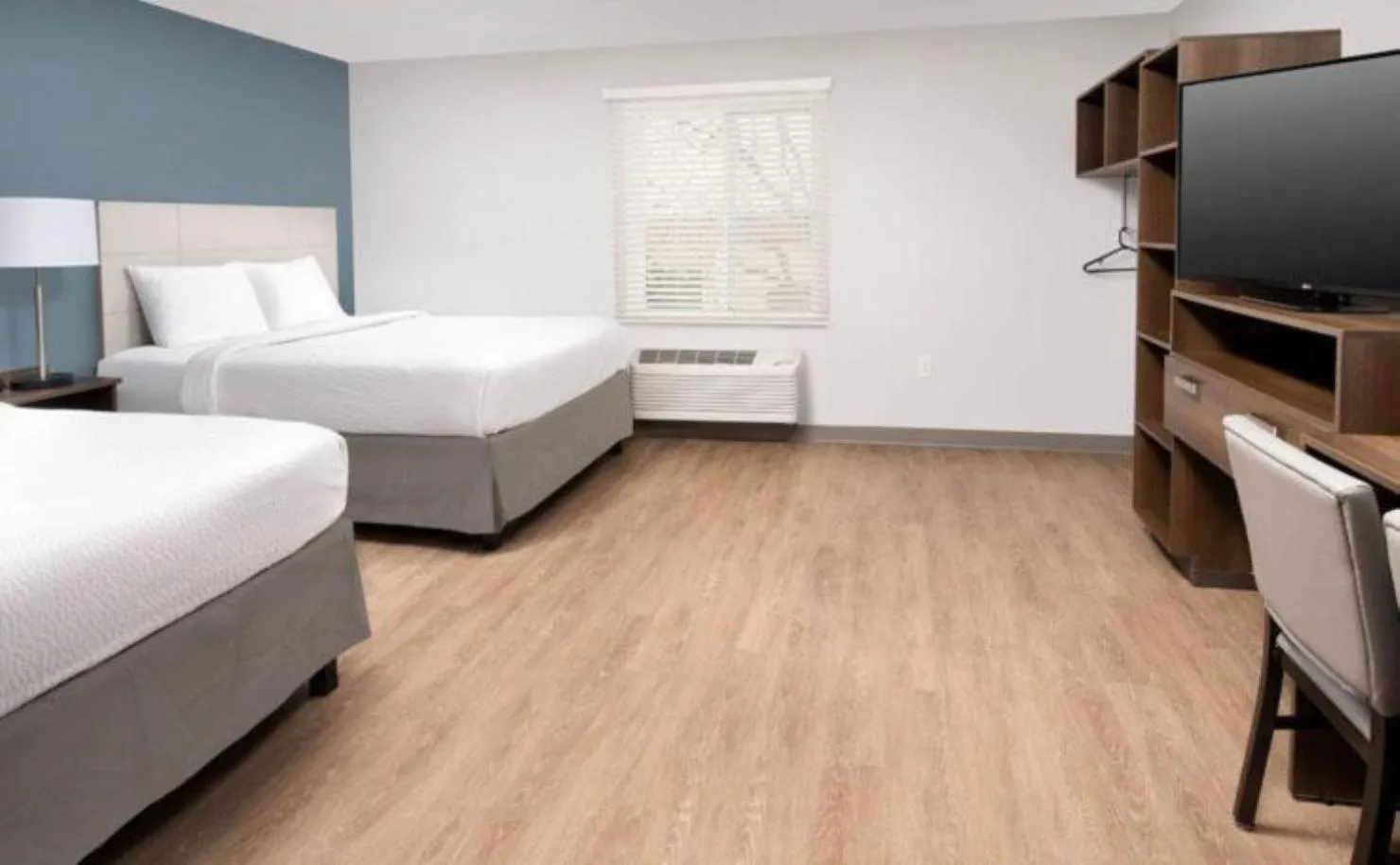 Photo of the whole room, Bed in WoodSpring Suites Mesa Chandler