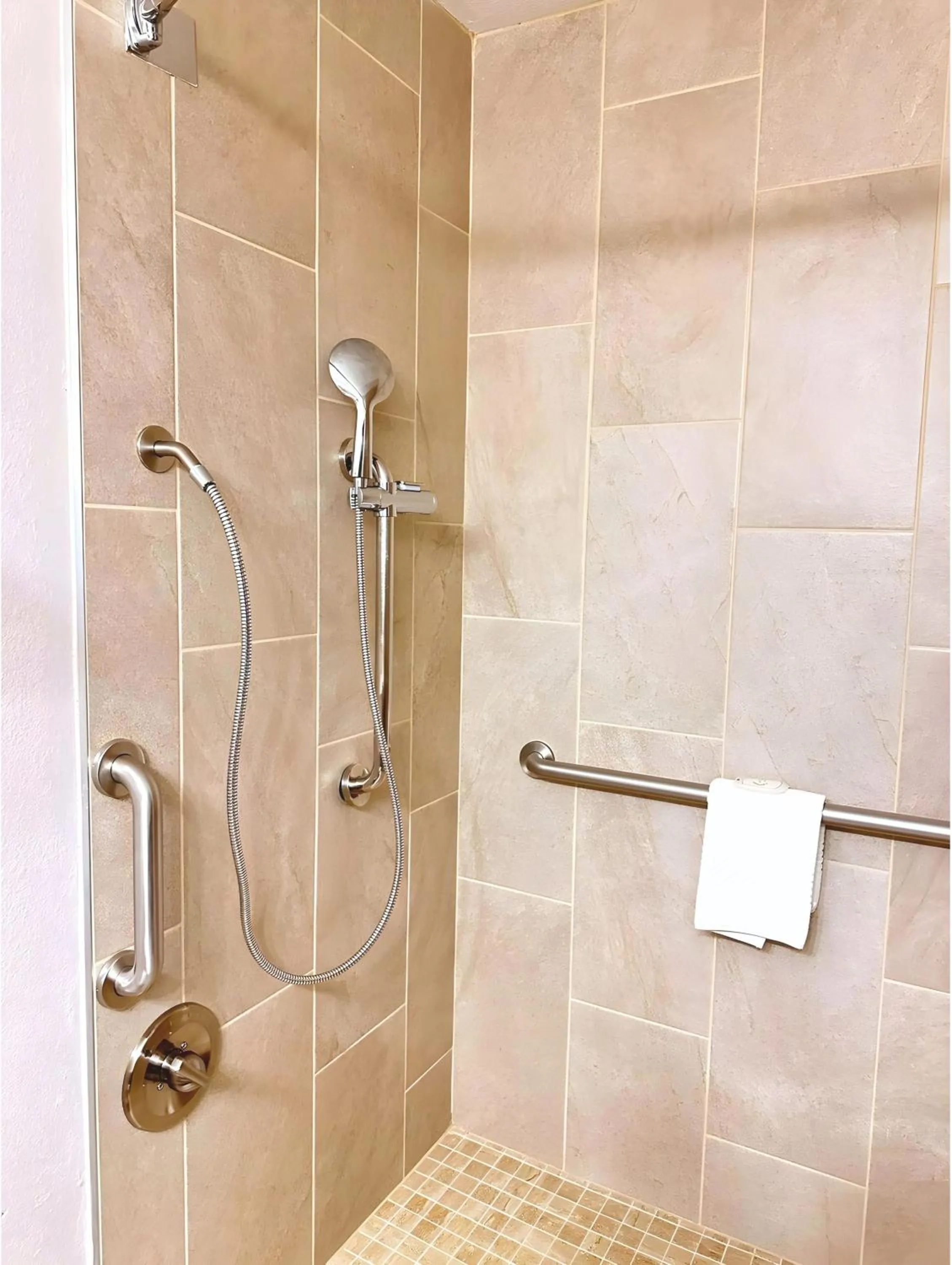 Bathroom in Quality Inn Fort Worth - Downtown East