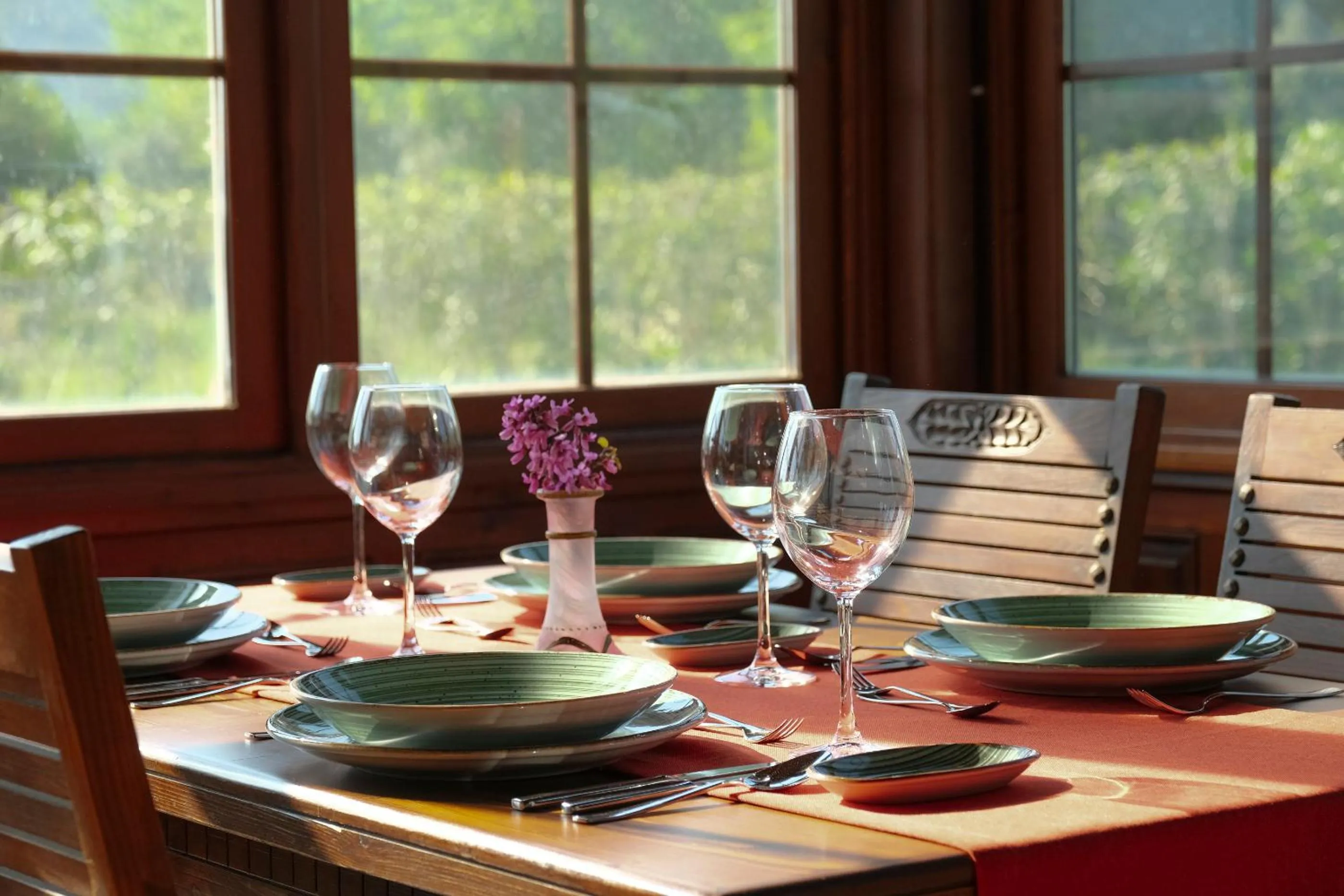 Restaurant/places to eat in Enso Inn