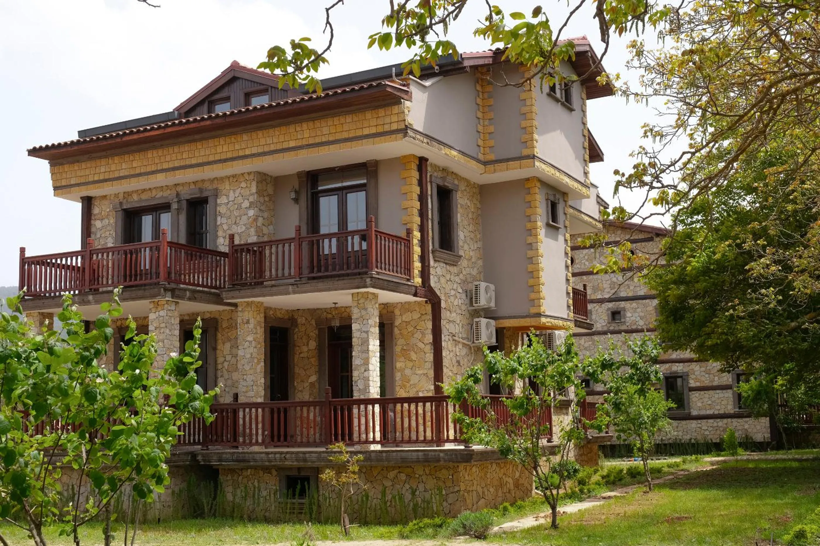 Property building in Enso Inn