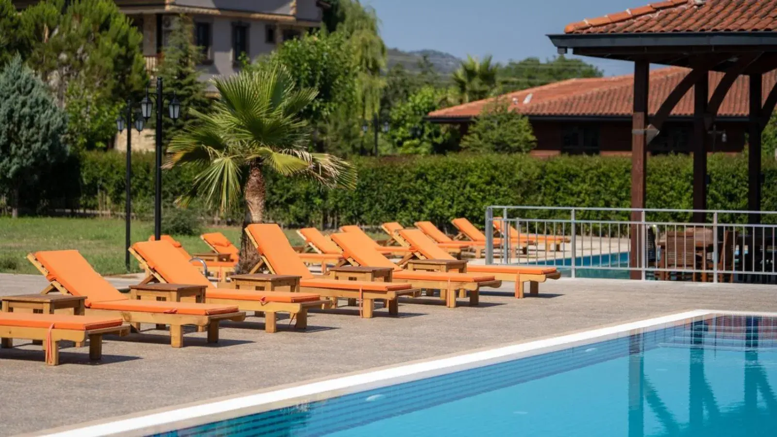 Swimming pool in Enso Inn Swimming pool in Enso Inn