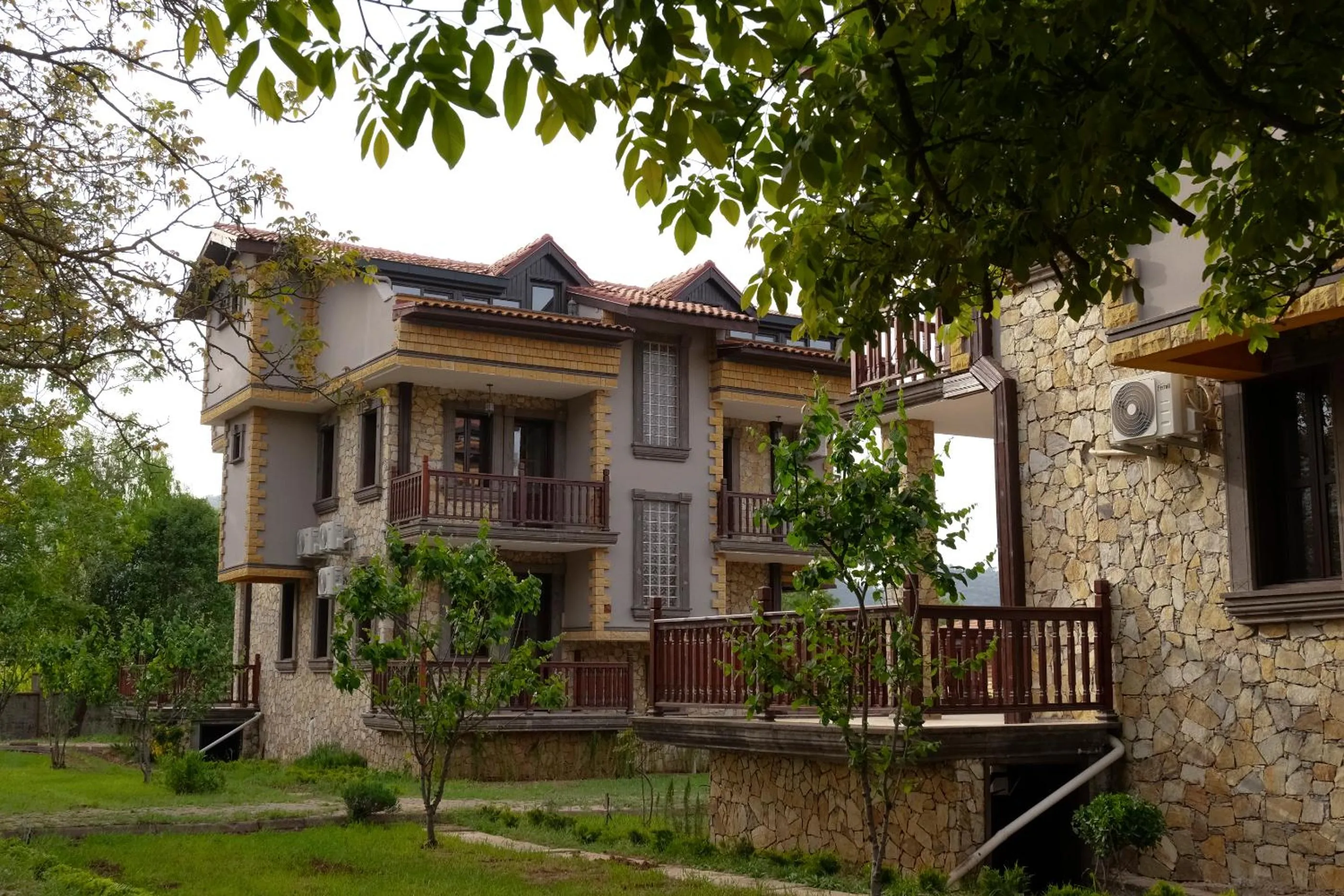 Property building in Enso Inn