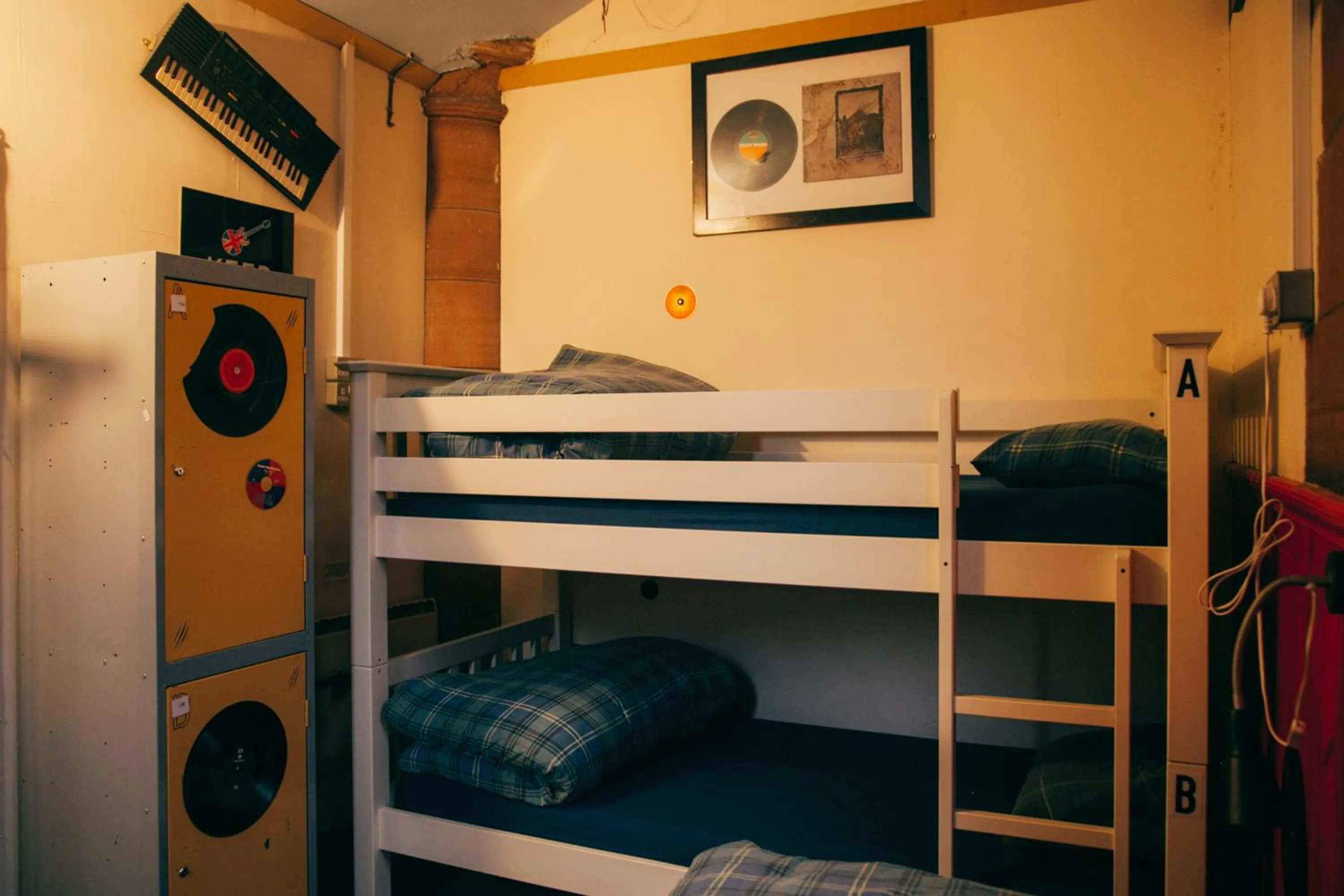bunk bed, Bed in Belford Hostel