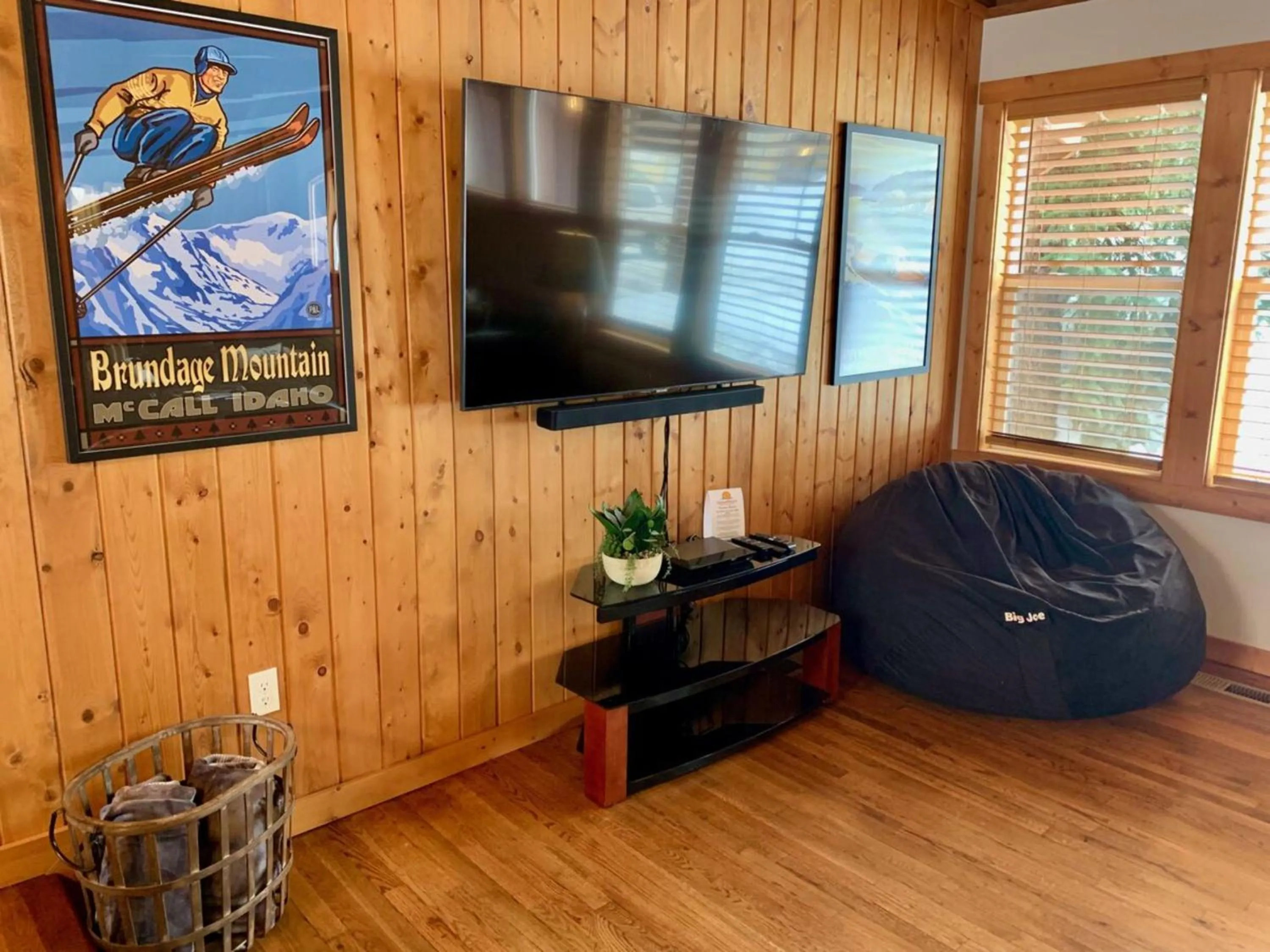 TV and multimedia in Just For Fun by Casago McCall - Donerightmanagement