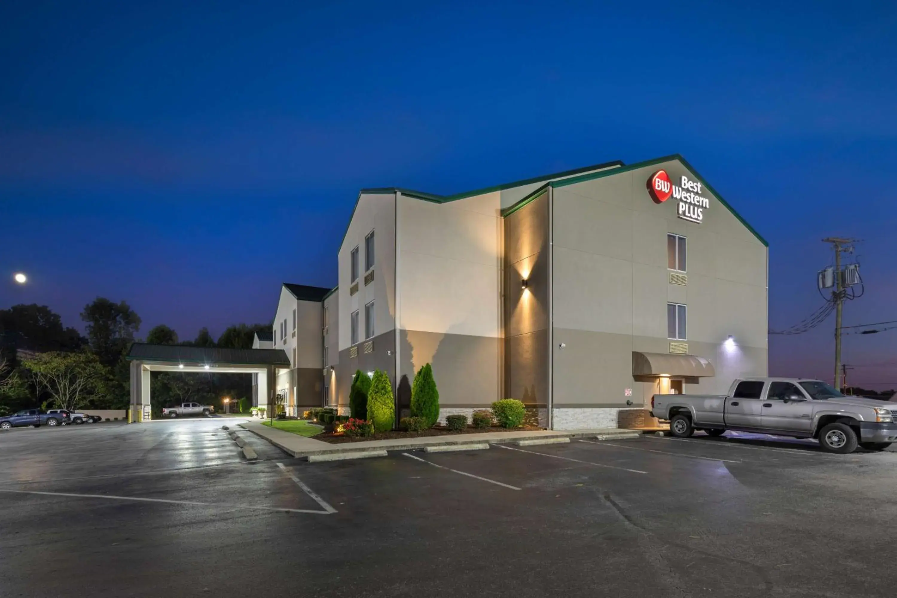 Property building in Best Western Plus Russellville Hotel & Suites Property building in Best Western Plus Russellville Hotel & Suites