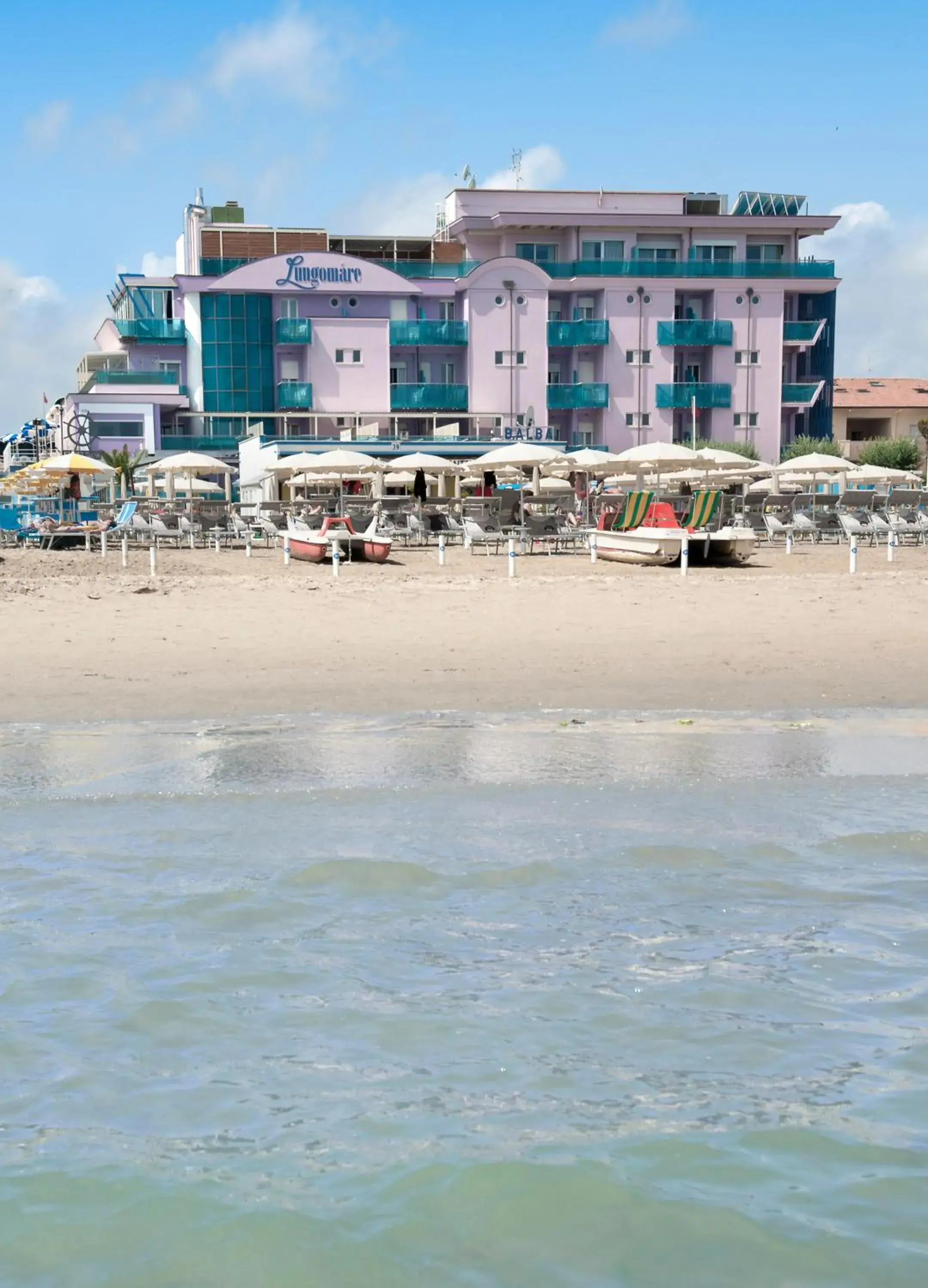 Facade/entrance in Hotel Lungomare Facade/entrance in Hotel Lungomare