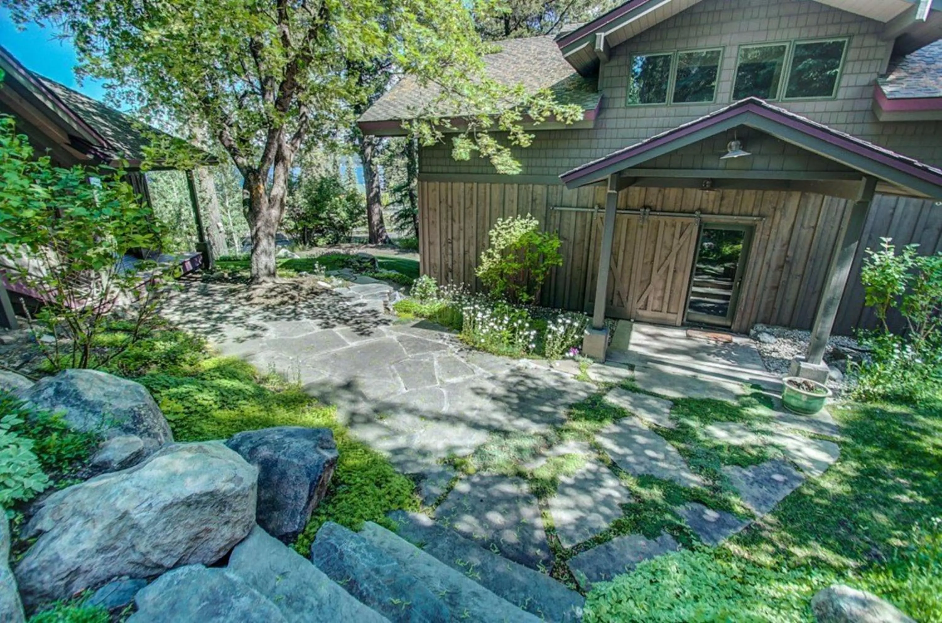 Property building in Mackinaw Manor by Casago McCall - Donerightmanagement