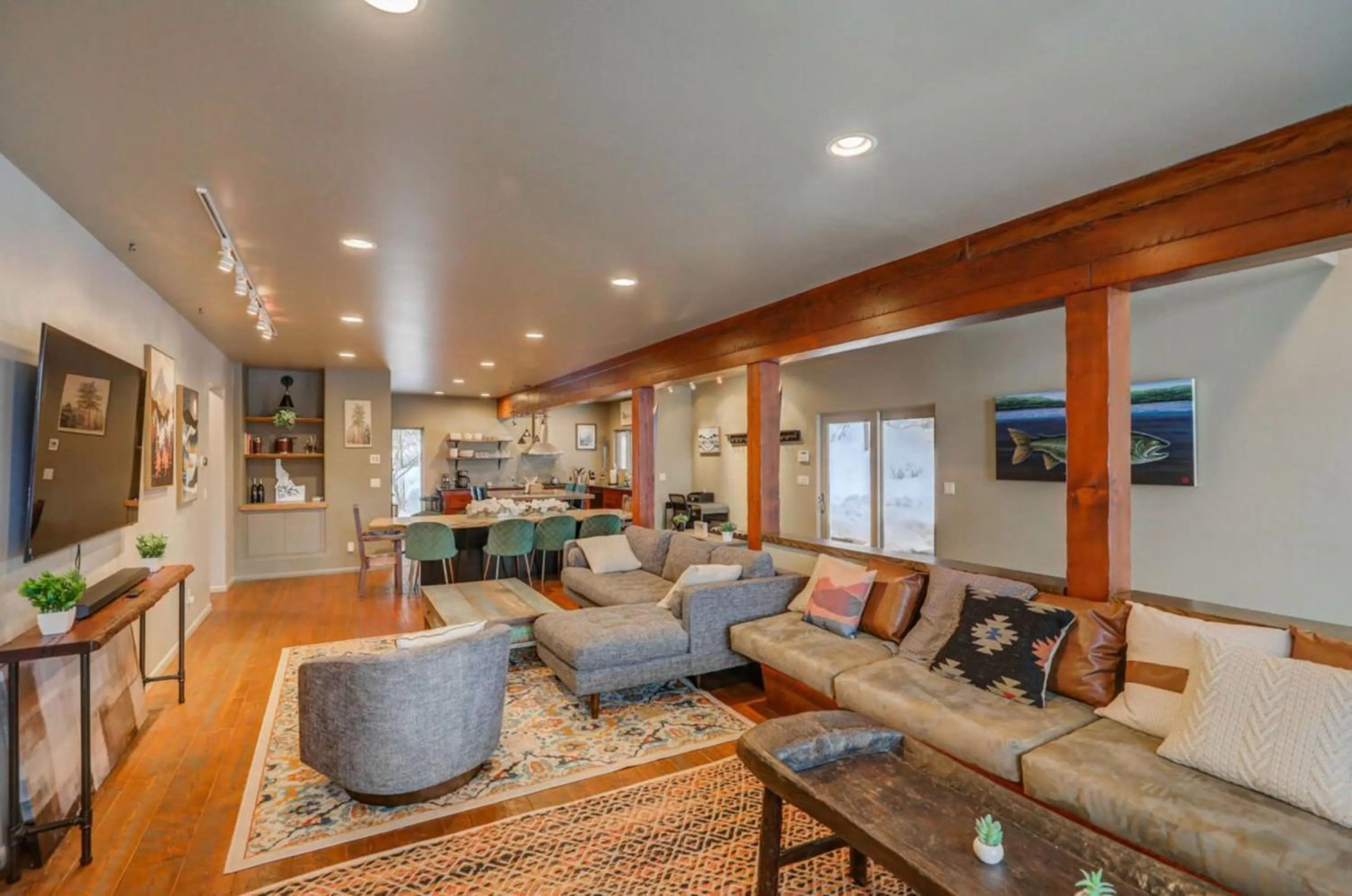 Living room in Mackinaw Manor by Casago McCall - Donerightmanagement