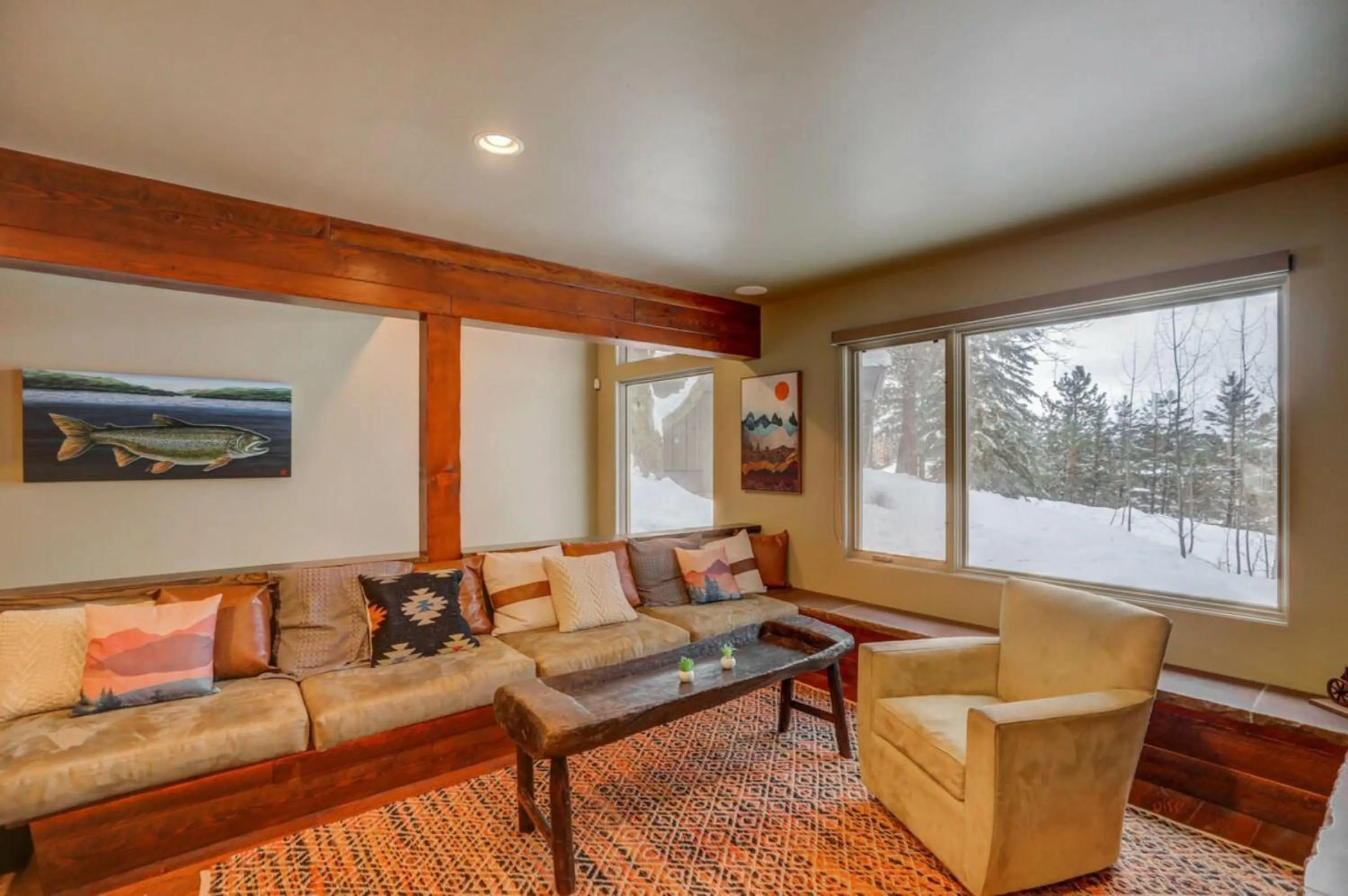 Living room in Mackinaw Manor by Casago McCall - Donerightmanagement