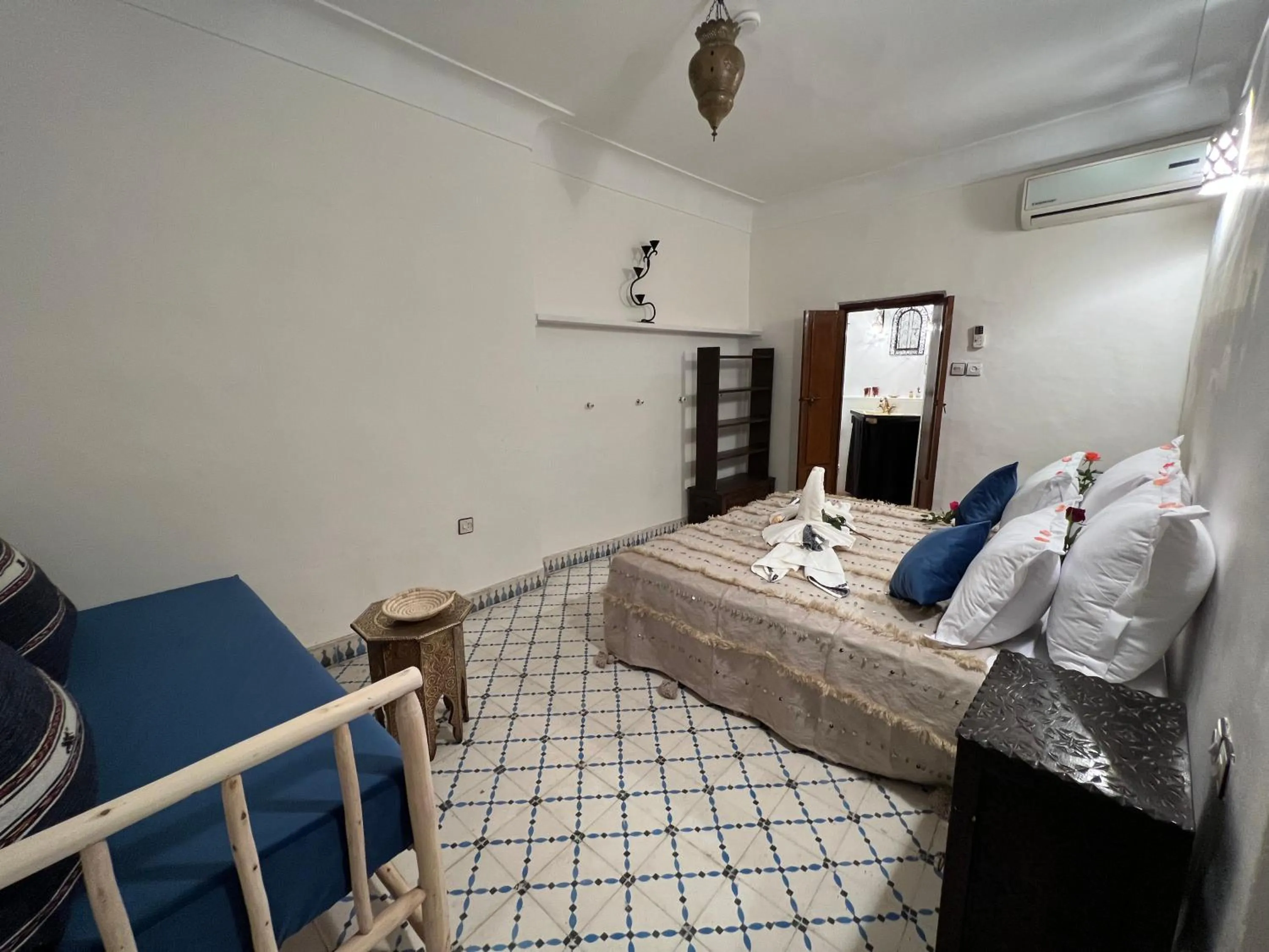 Photo of the whole room, Bed in Riad Malfa