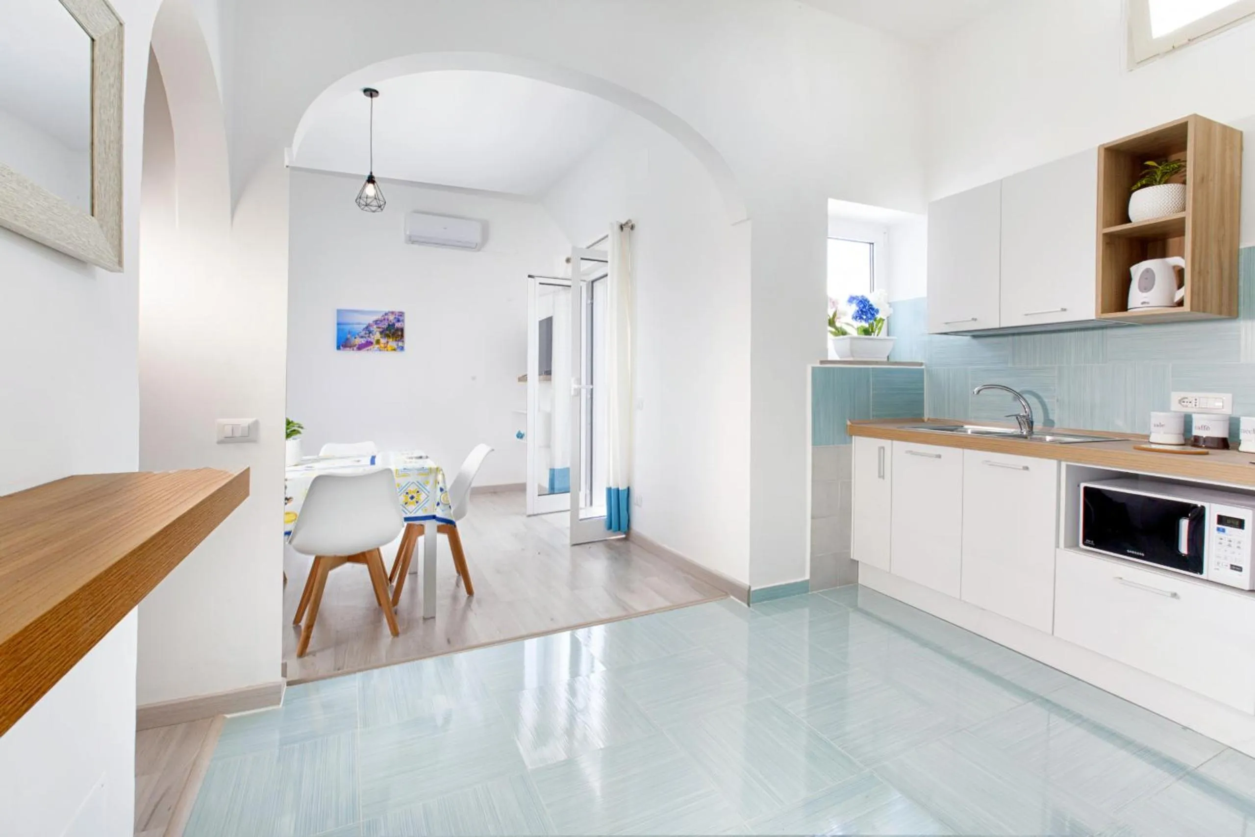 Kitchen or kitchenette in Estate4home - Maison Jenny