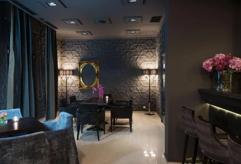 Lounge or bar in Theasis Hotel Paramythia