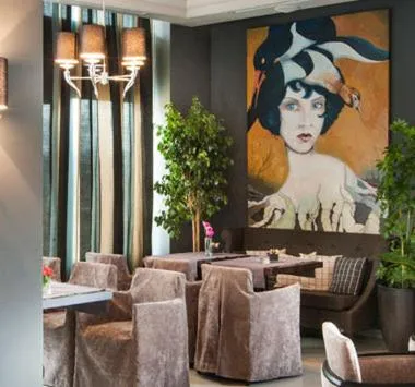 Restaurant/places to eat in Theasis Hotel Paramythia