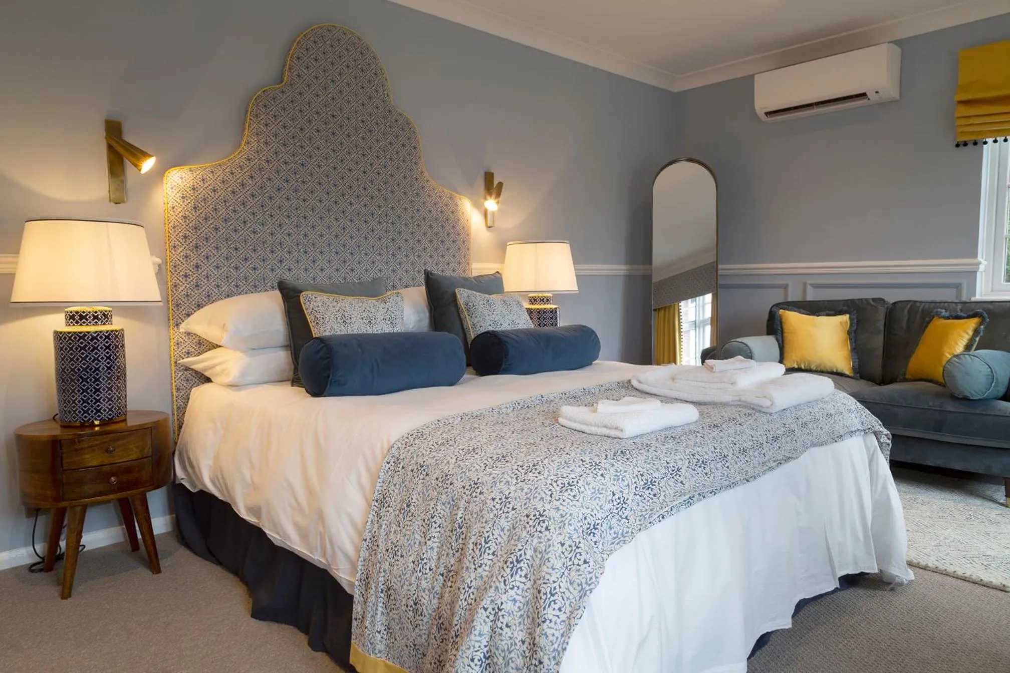 Bedroom, Bed in Worlington Hall