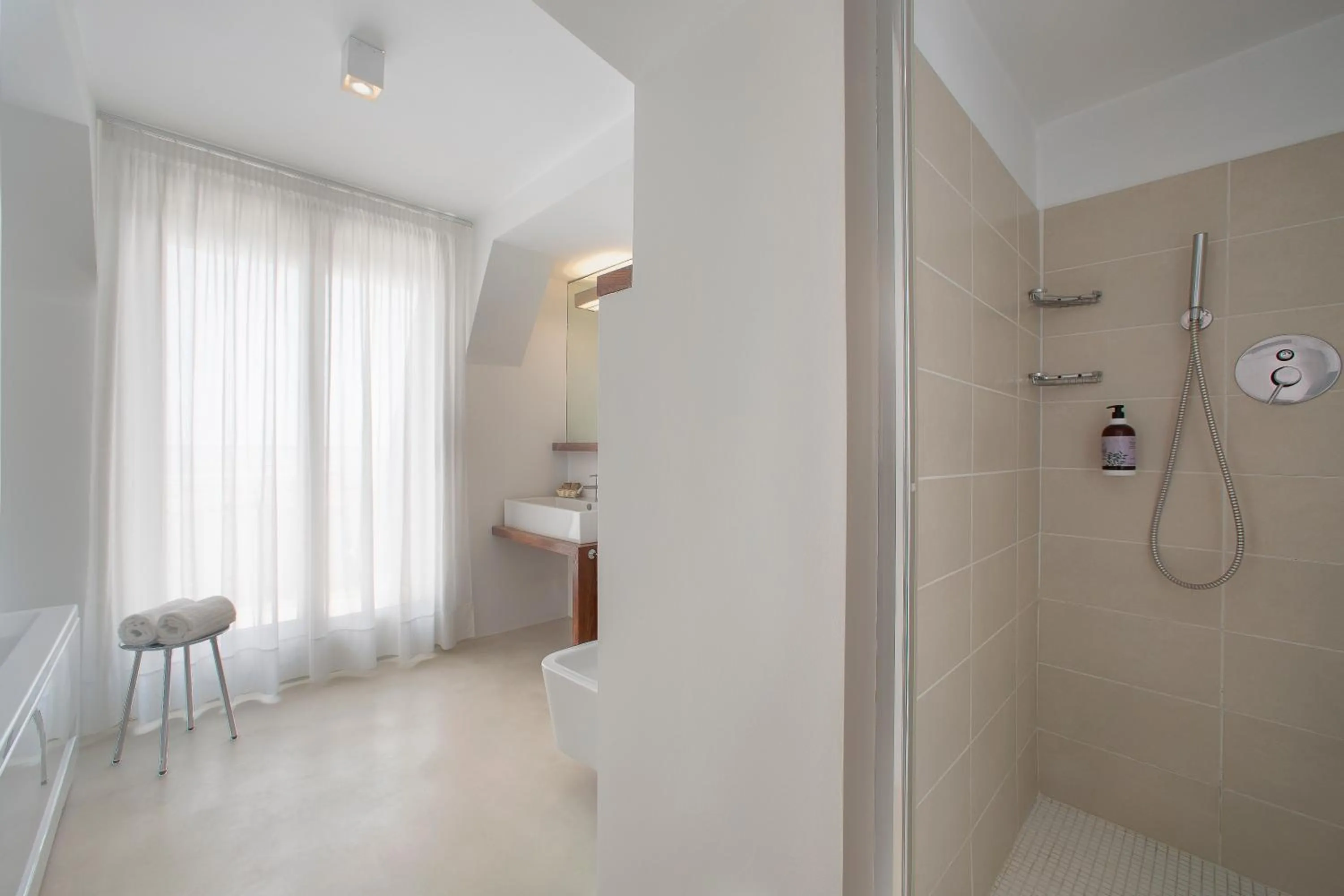 Shower in Fantinello Hotel