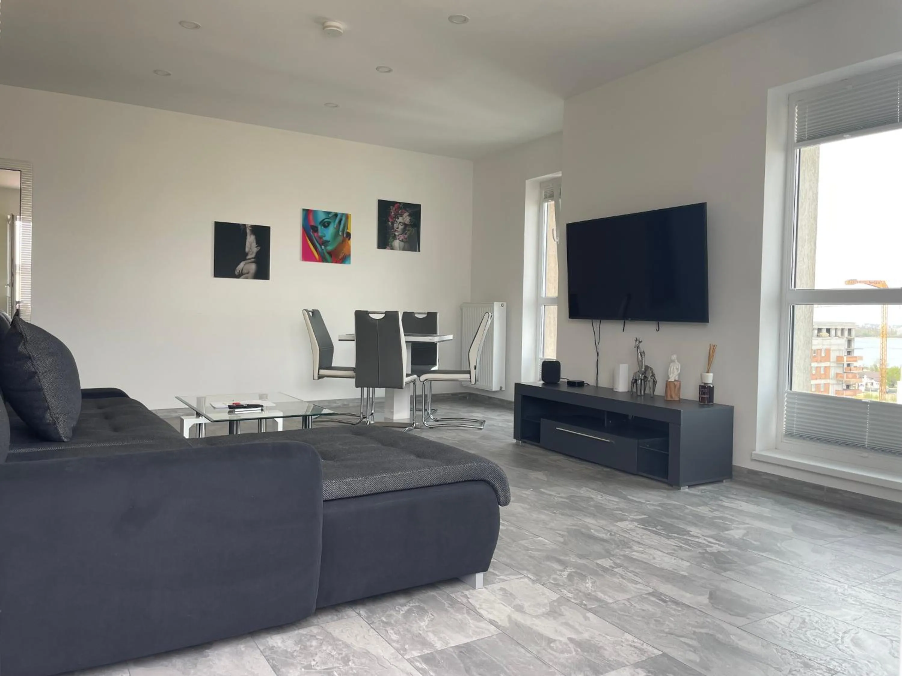 Lakeview 2 Room Penthouse Rooftop Terrace W15