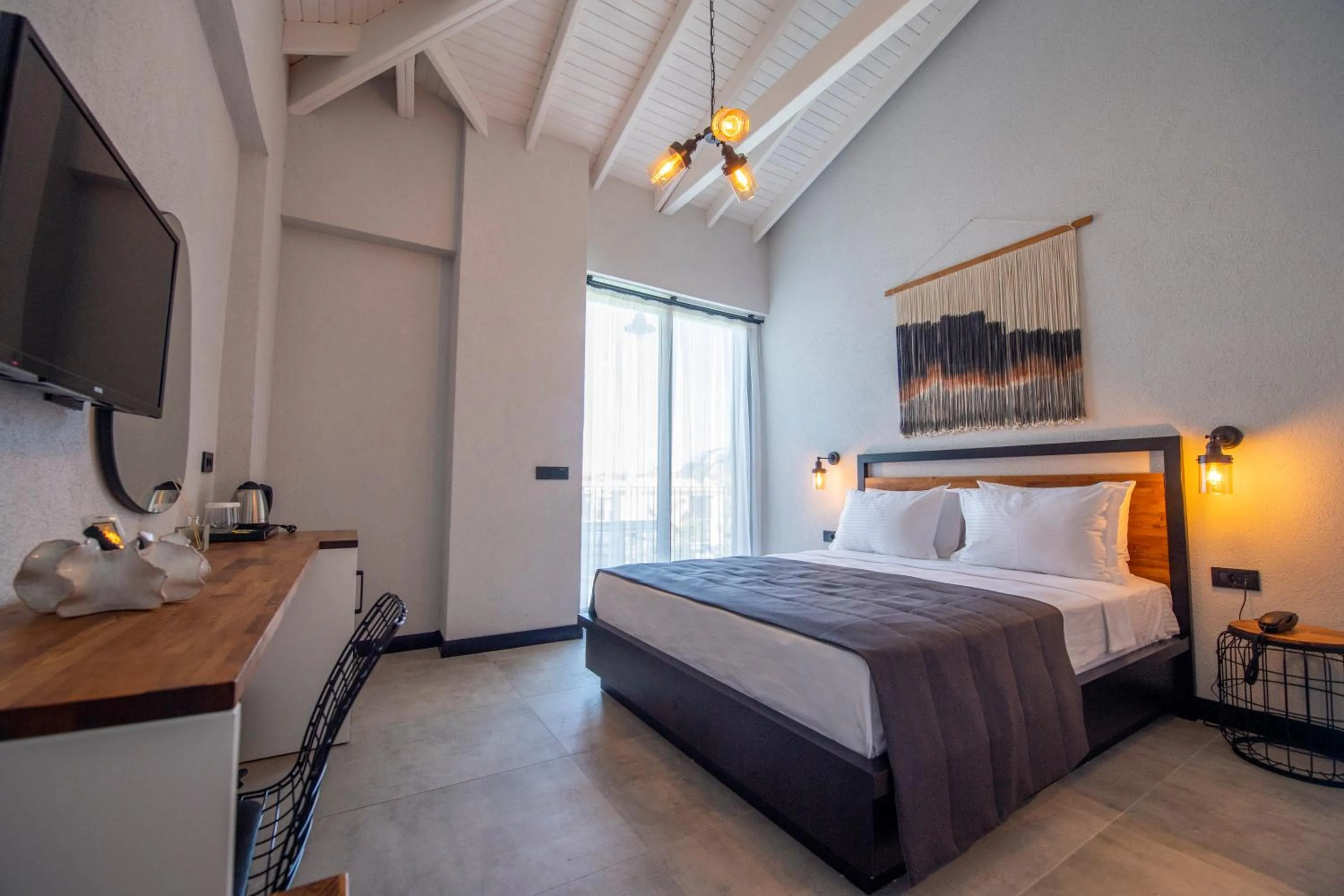 Photo of the whole room, Bed in Primus Alacati Adult Only