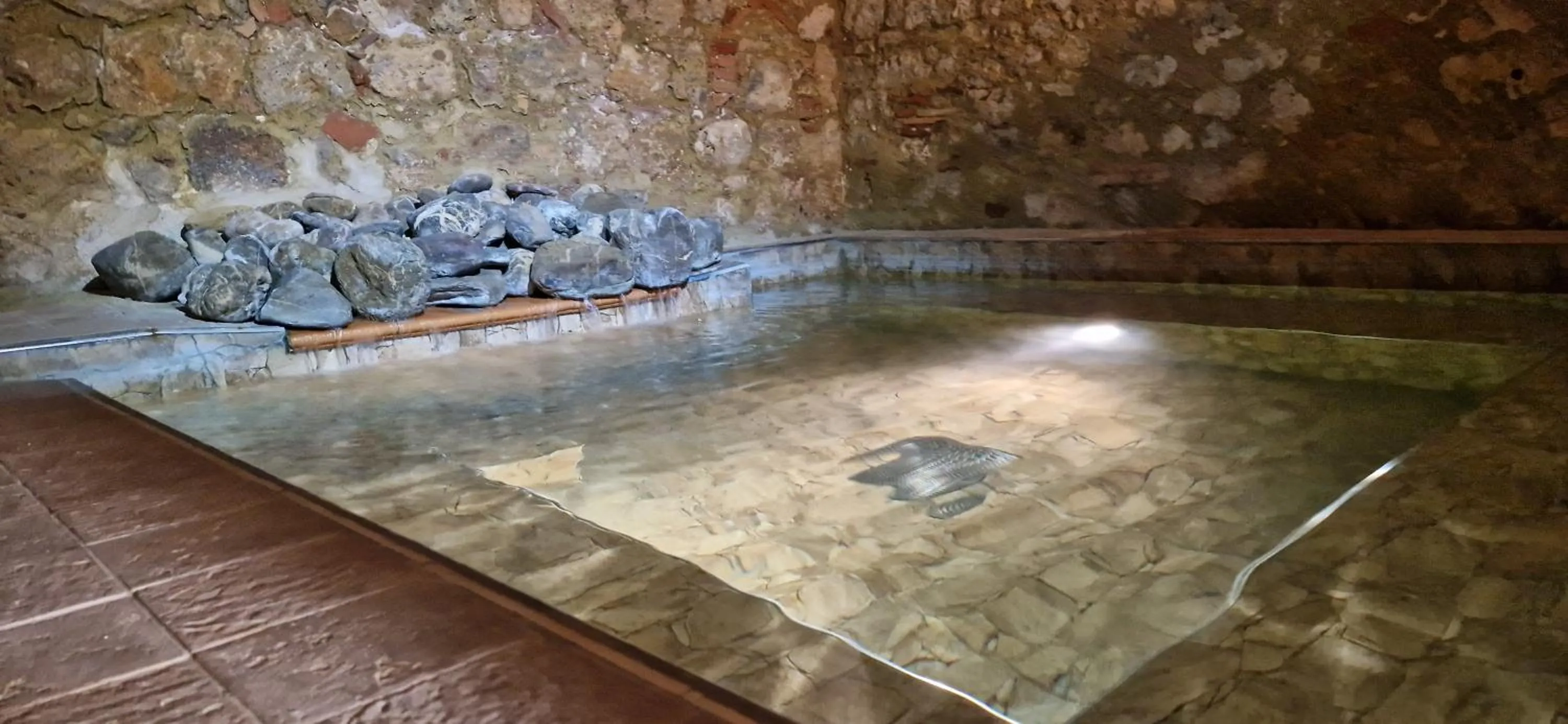 Hot Tub in Antico Borgo Poggiarello