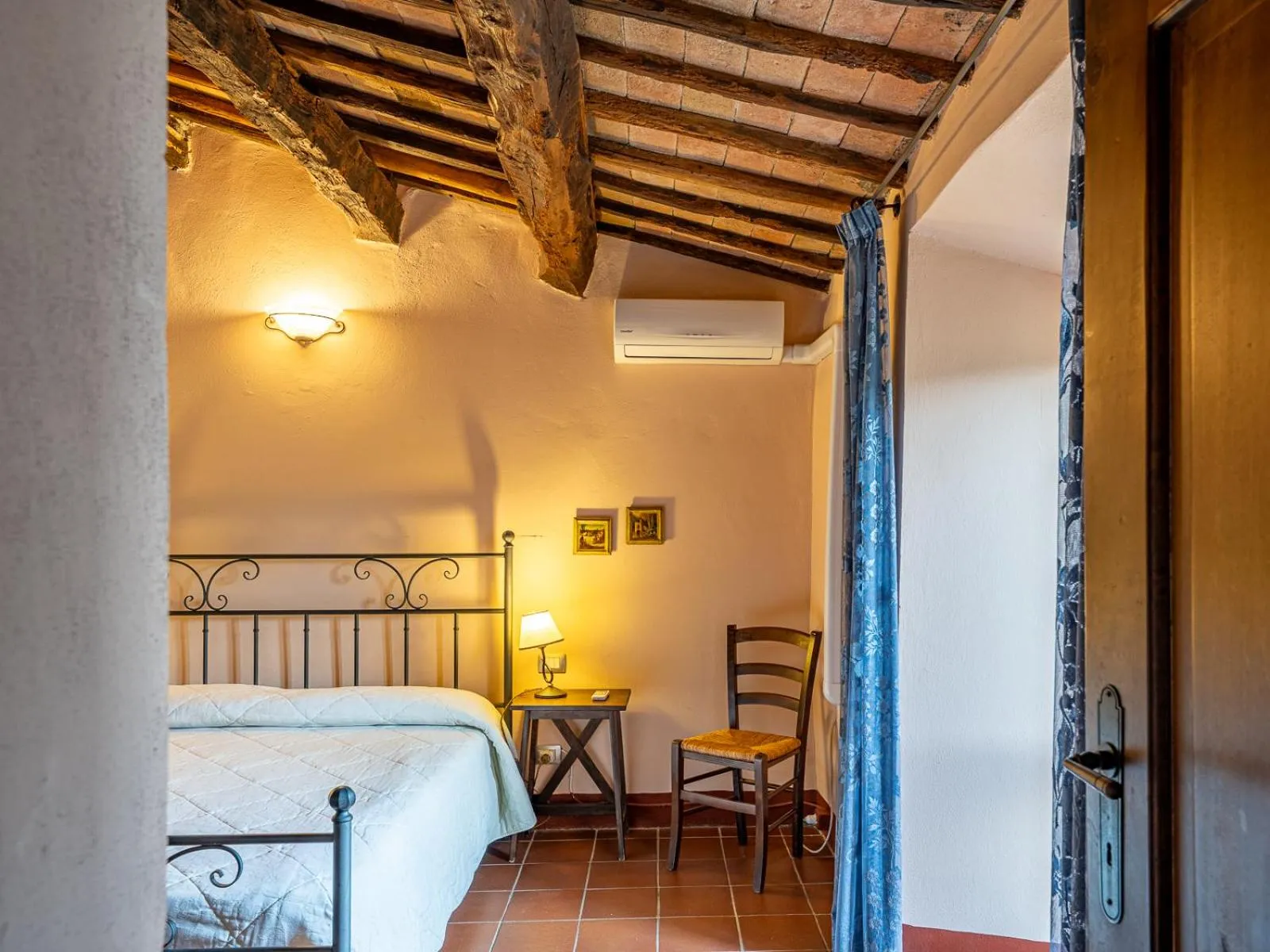 Bed in Antico Borgo Poggiarello