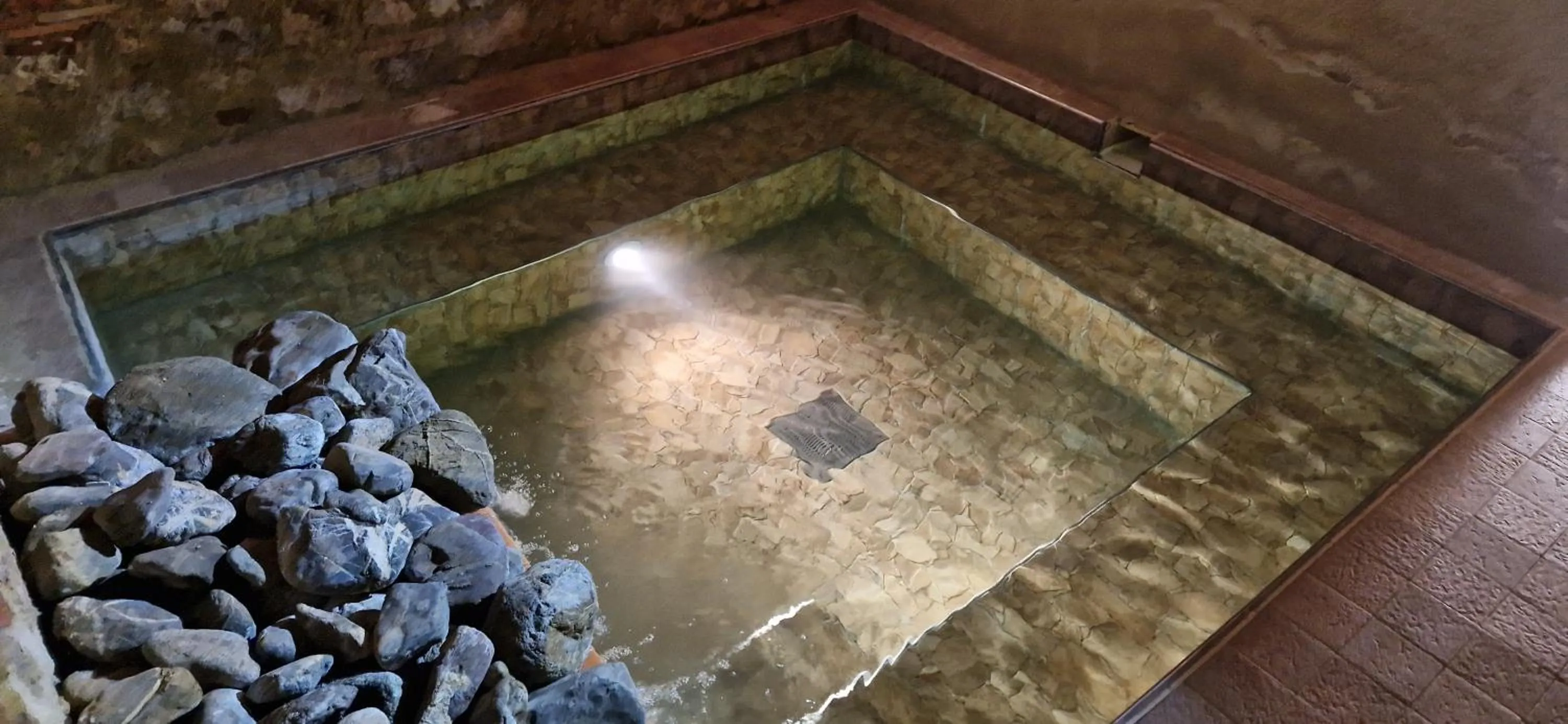 Hot Tub in Antico Borgo Poggiarello