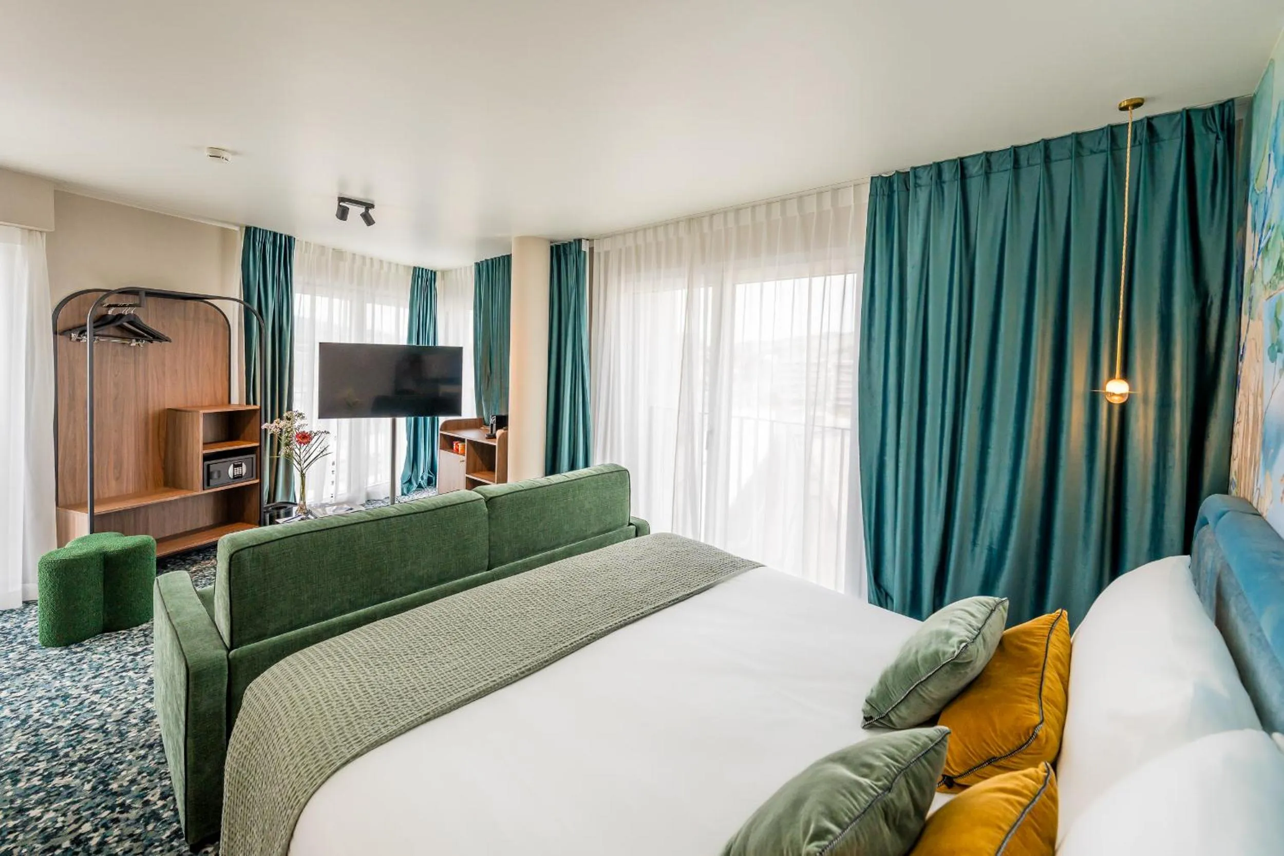 Bedroom, Bed in Hotel D Bulle - La Gruyère