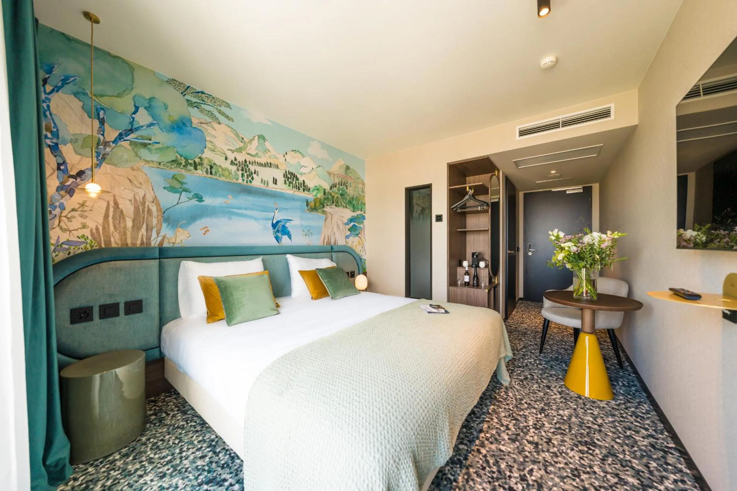 Photo of the whole room, Bed in Hotel D Bulle - La Gruyère