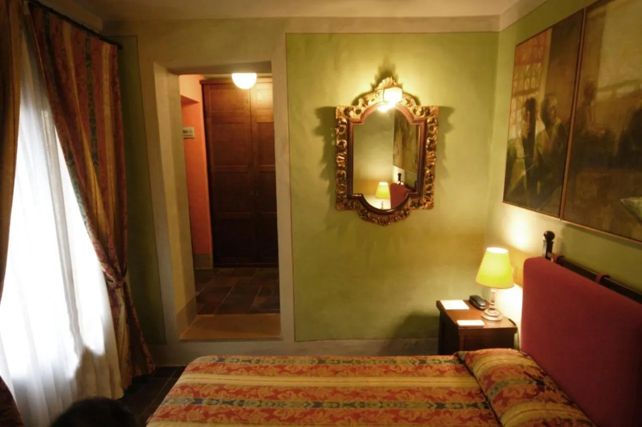 Photo of the whole room, Bed in Locanda Viani