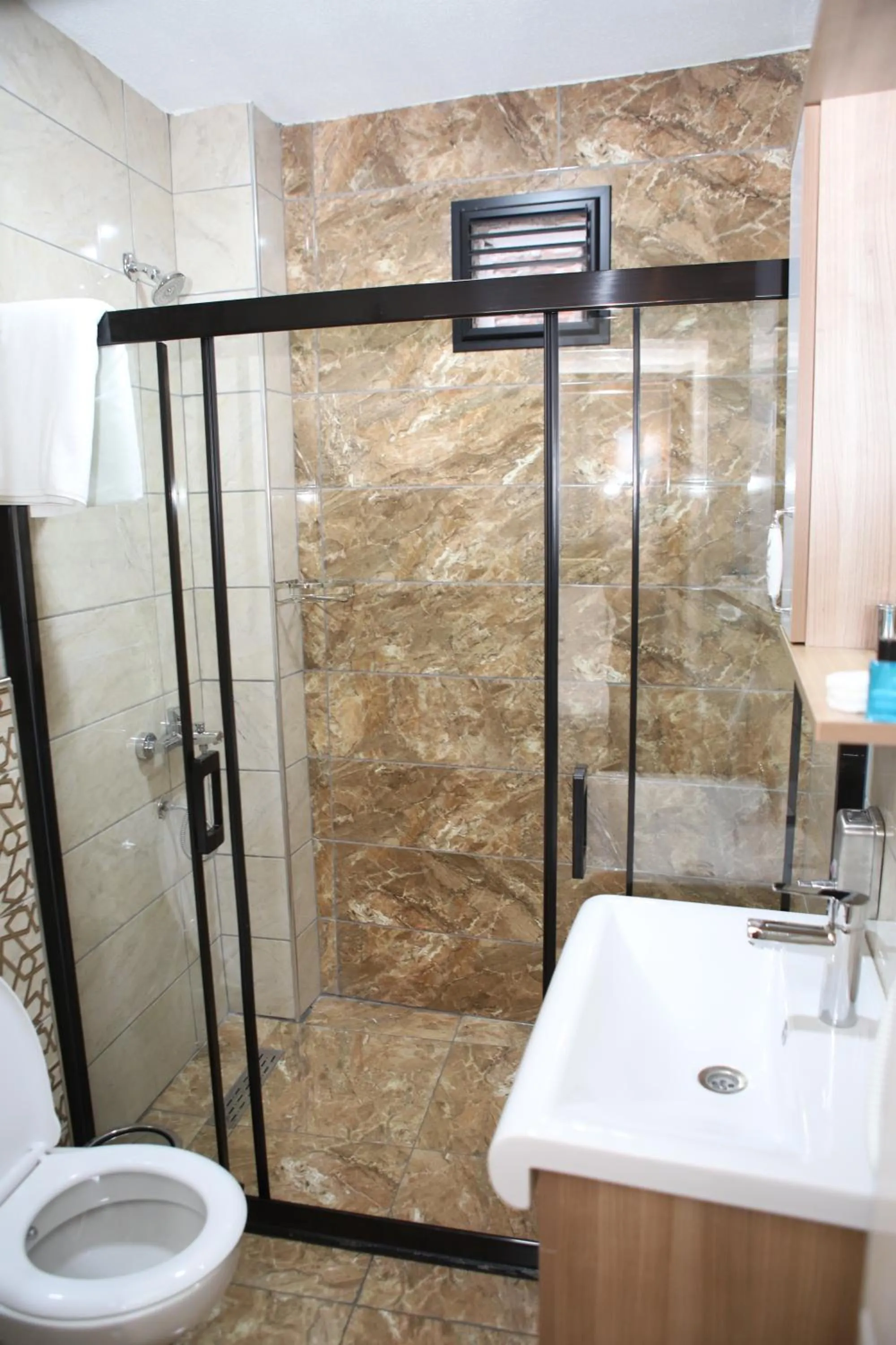 Comfort Quadruple Room in LAOS OTEL